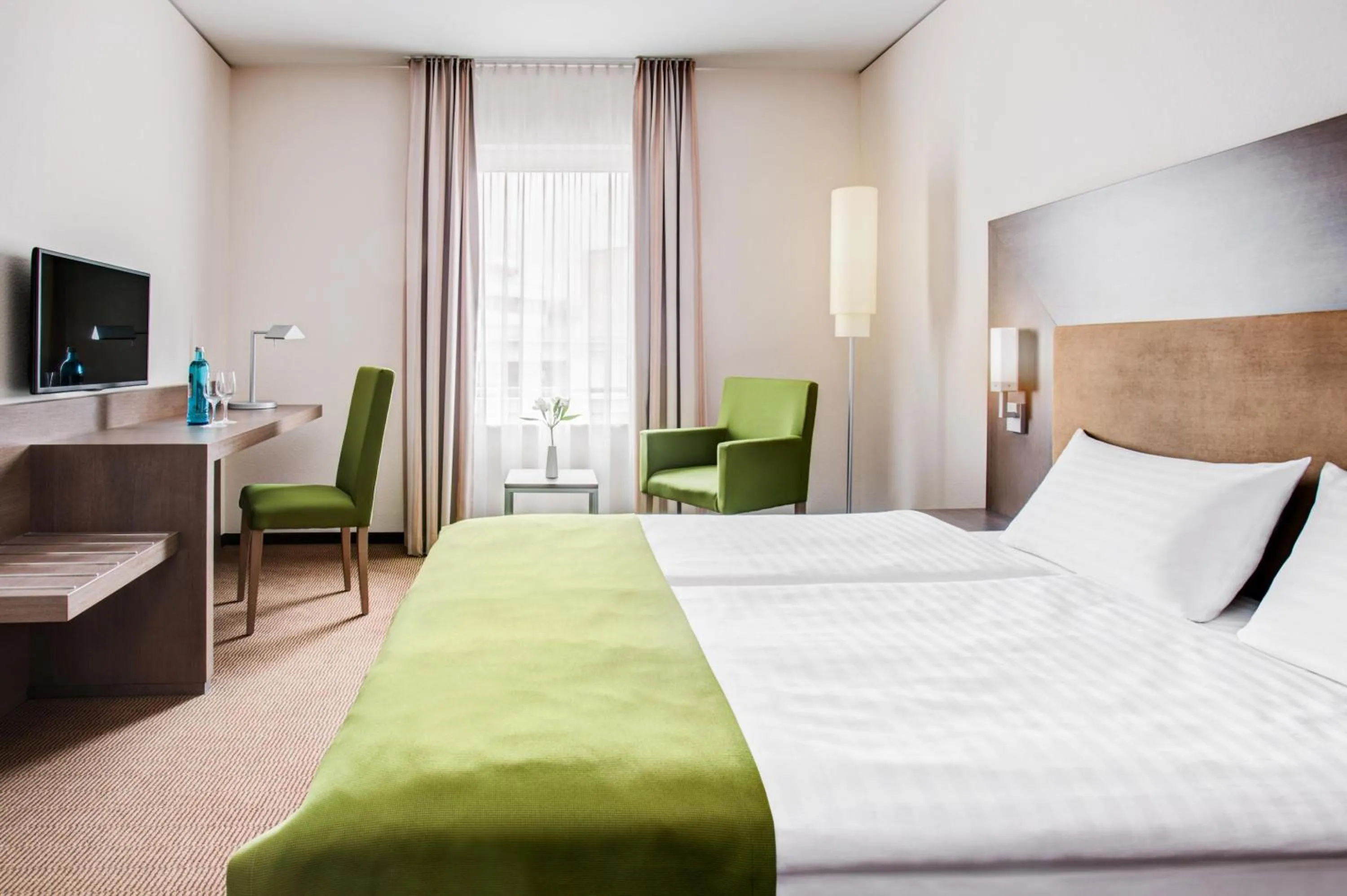 Photo of the whole room, Bed in IntercityHotel Mainz