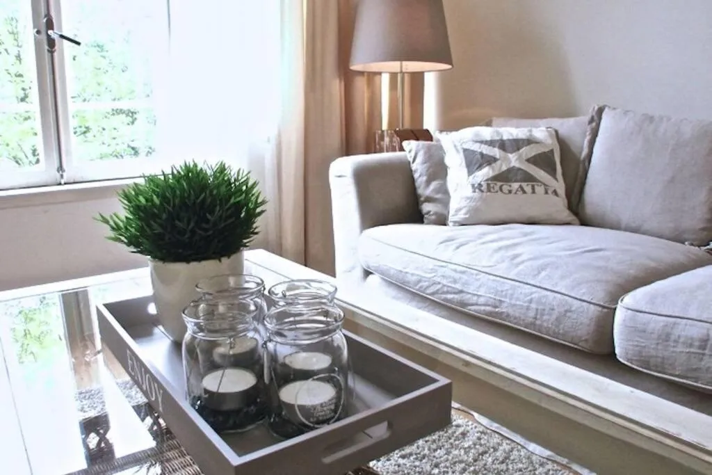 Stylish Canalhouse B
