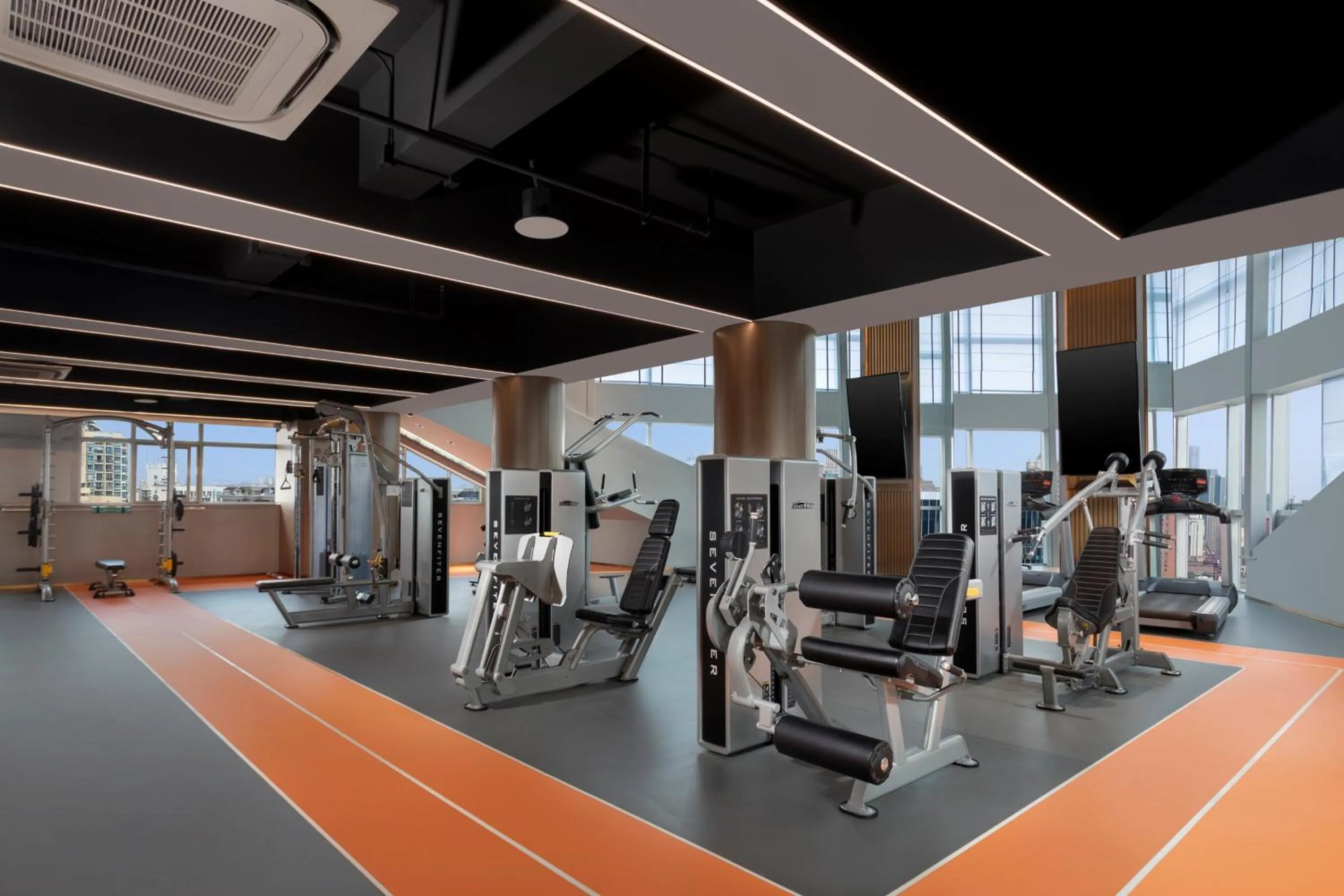 Fitness centre/facilities in Holiday Inn Express Zhabei Shanghai, an IHG Hotel