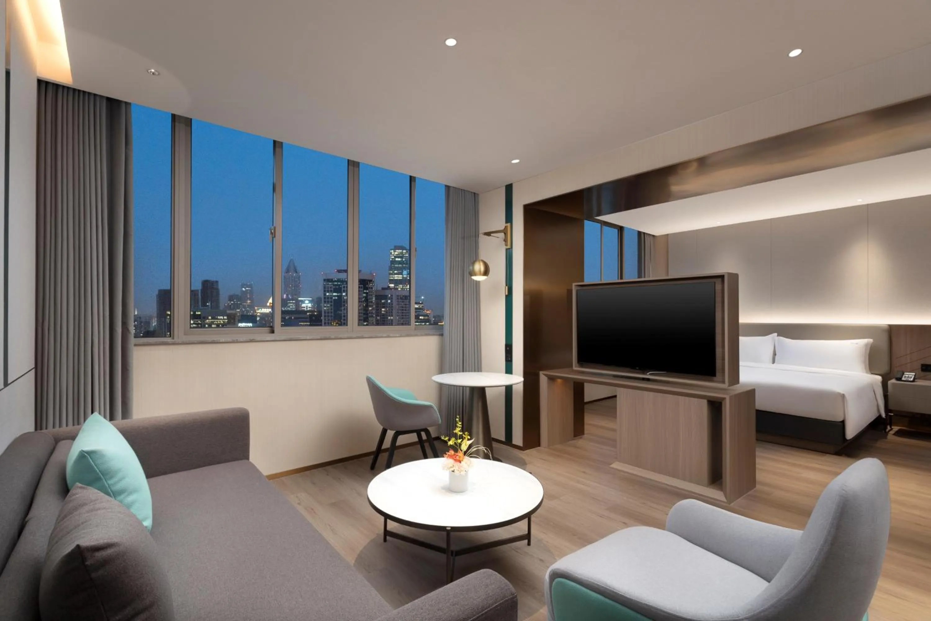 Living room in Holiday Inn Express Zhabei Shanghai, an IHG Hotel