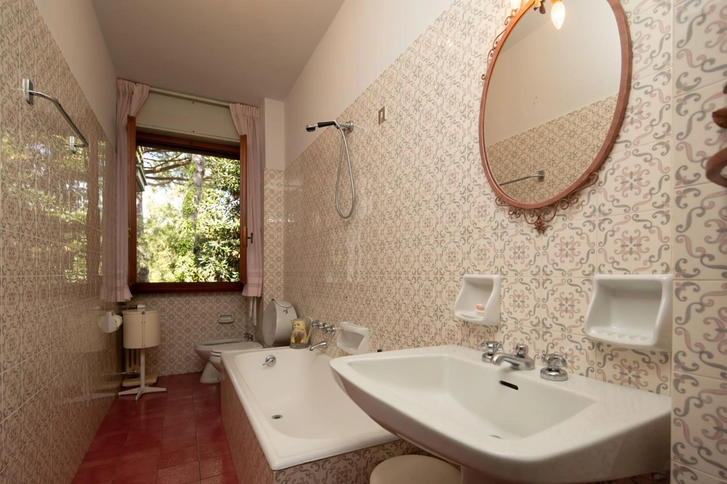 Bathroom in Imperiale Apartment by Mmega