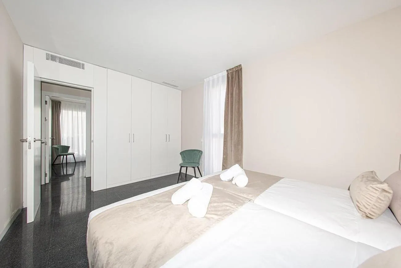 Photo of the whole room, Bed in Holihome Rambla 24