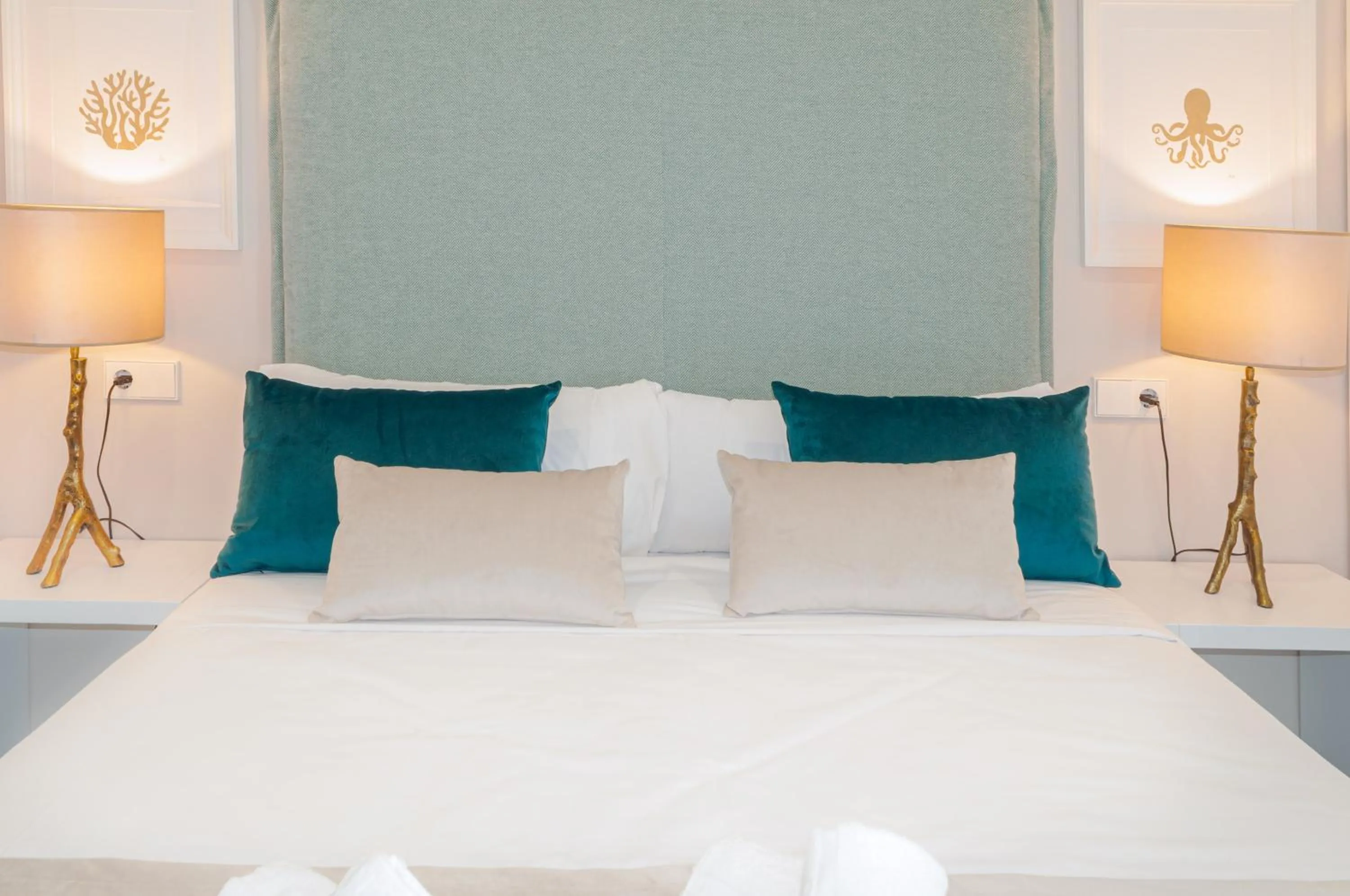 Bedroom, Bed in Holihome Rambla 24