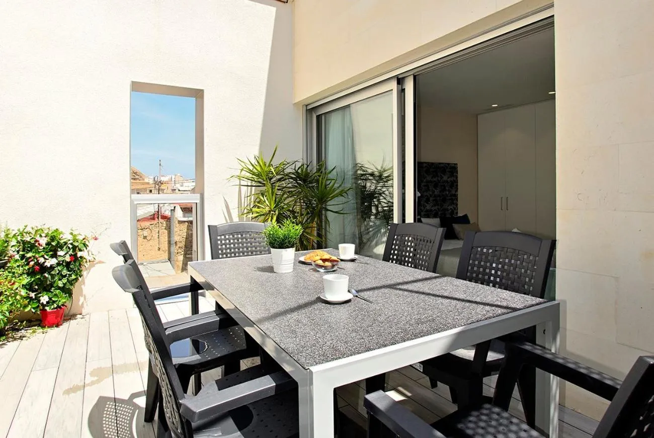 Patio in Holihome Rambla 24