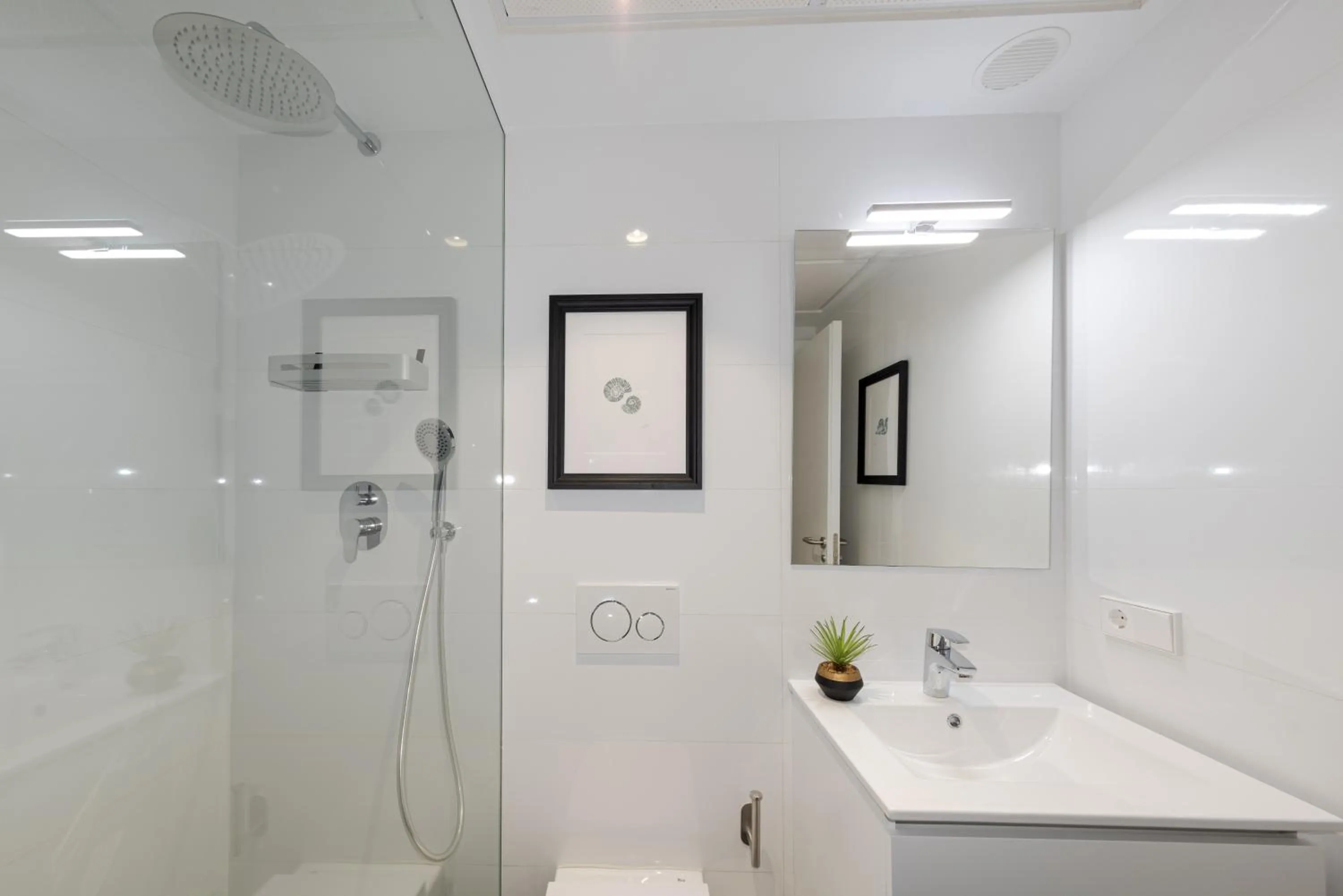 Bathroom in Holihome Rambla 24