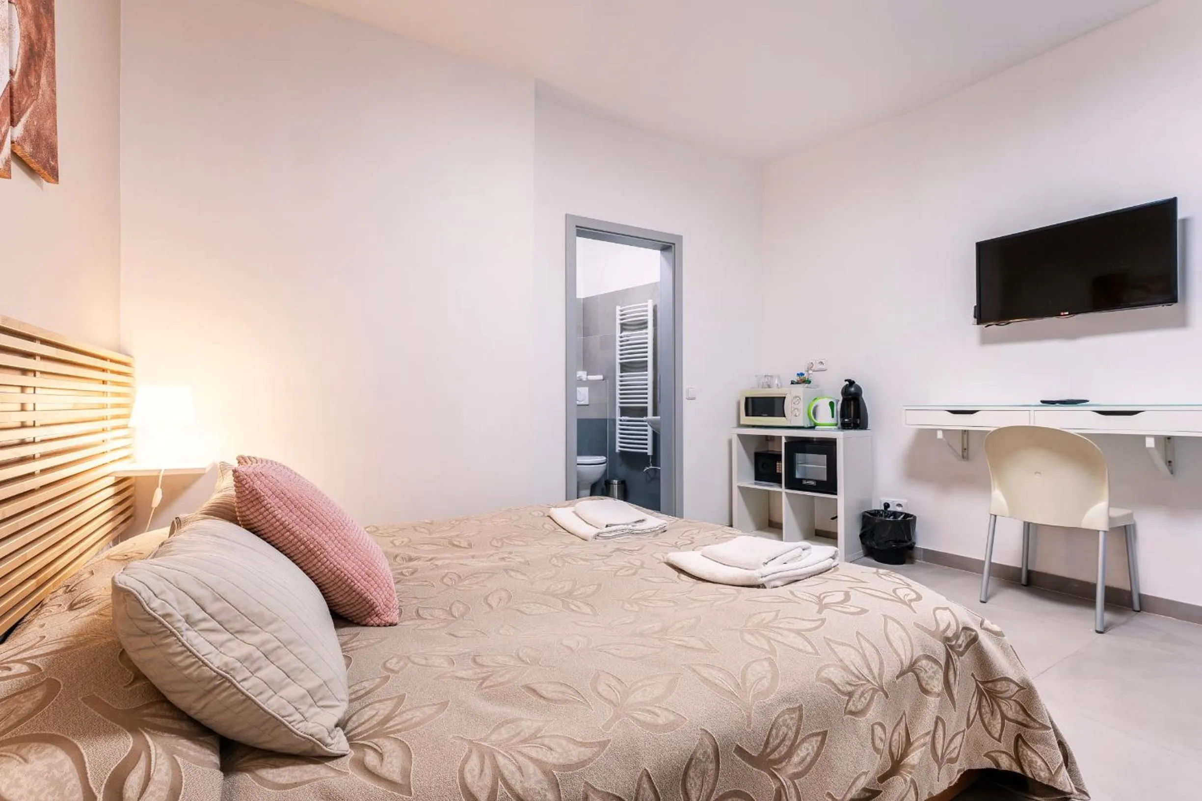 Photo of the whole room, Bed in Vincanto Rooms Old Town Prague1