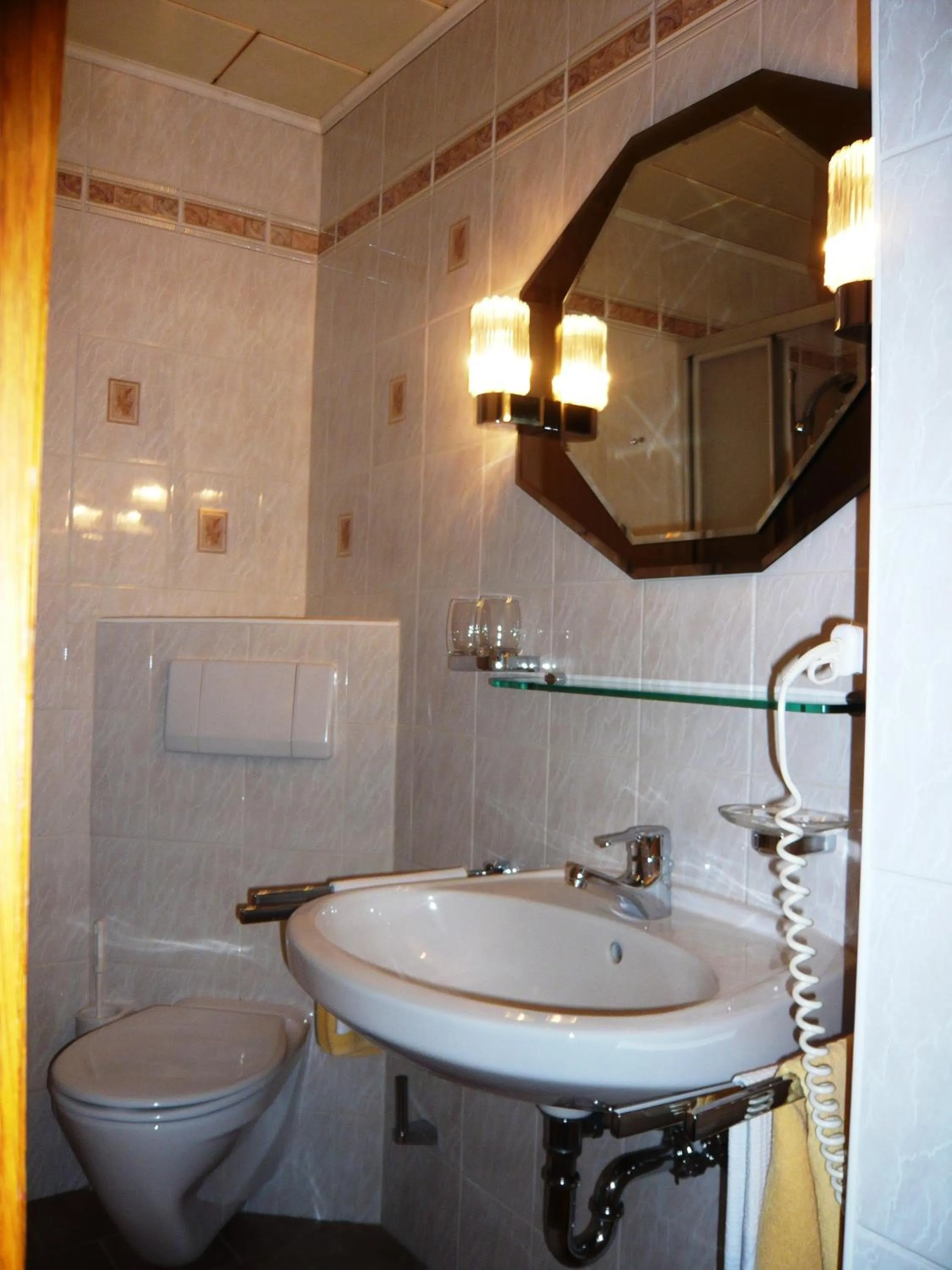 Bathroom in Frühstückspension Seeblick