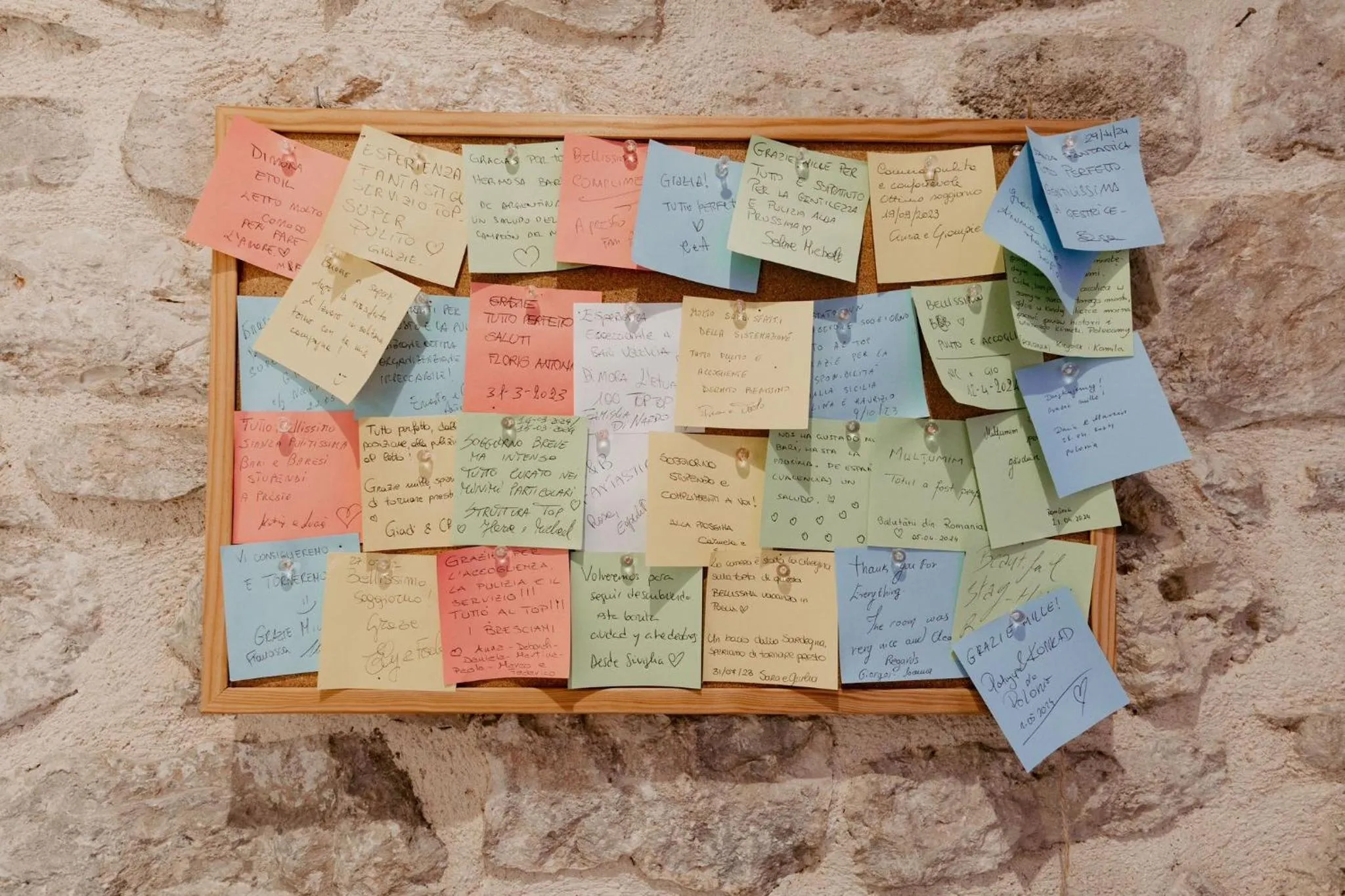 Text overlay in Dimora L'Etual