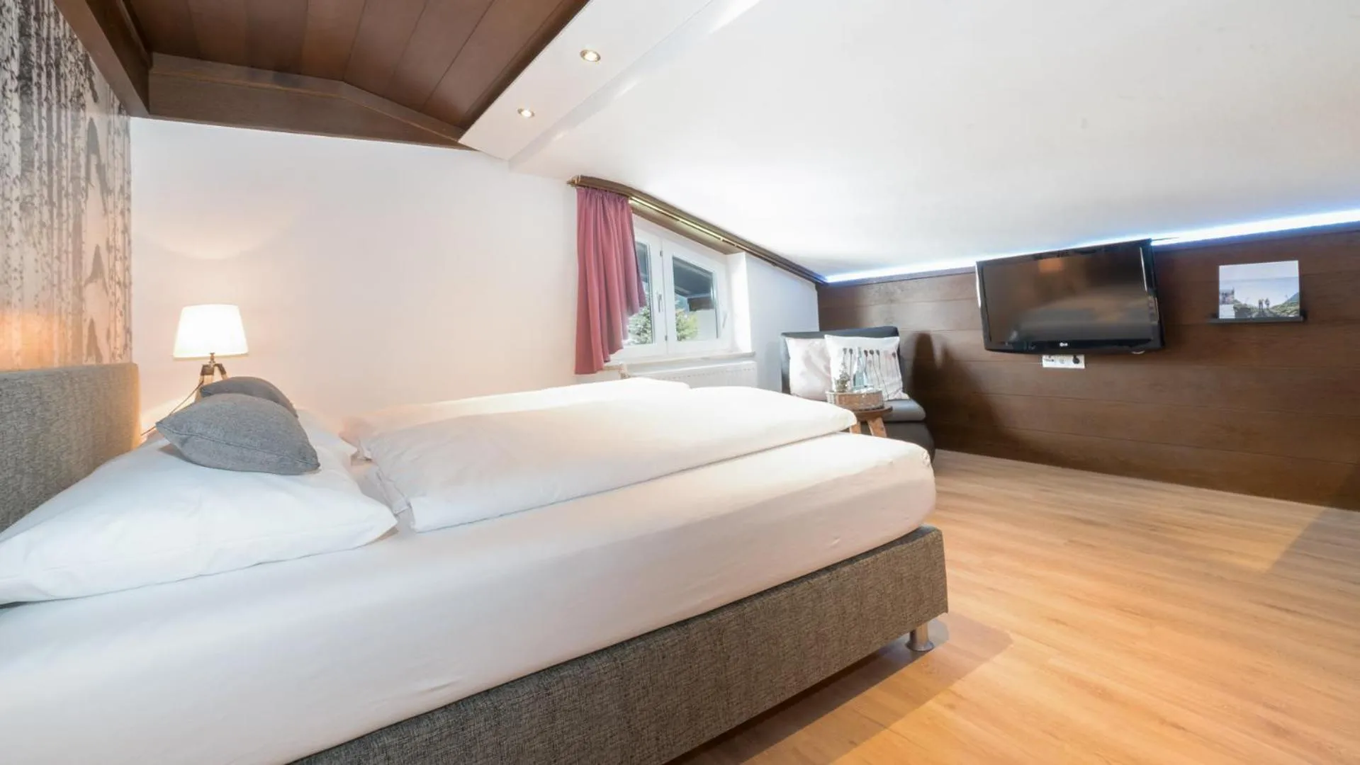 Photo of the whole room, Bed in Boutique Hotel Olympia B&B