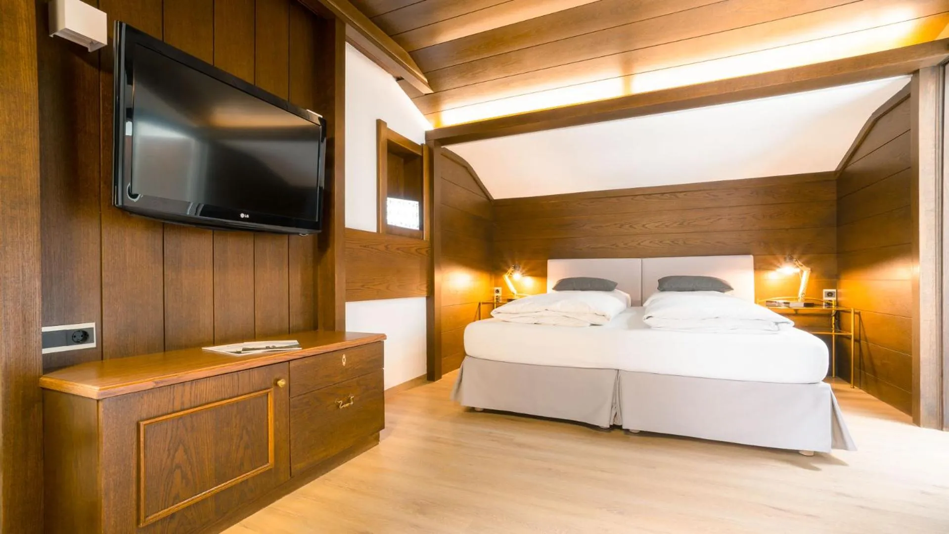 Photo of the whole room, Bed in Boutique Hotel Olympia B&B