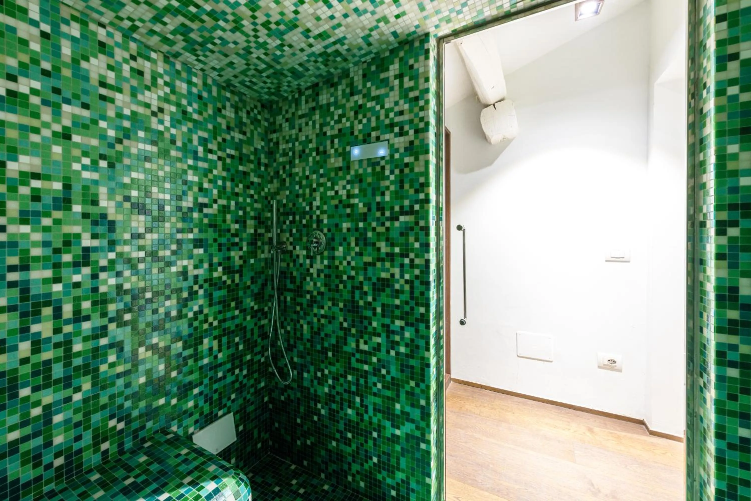 Steam room in Cavour Deluxe by Mmega