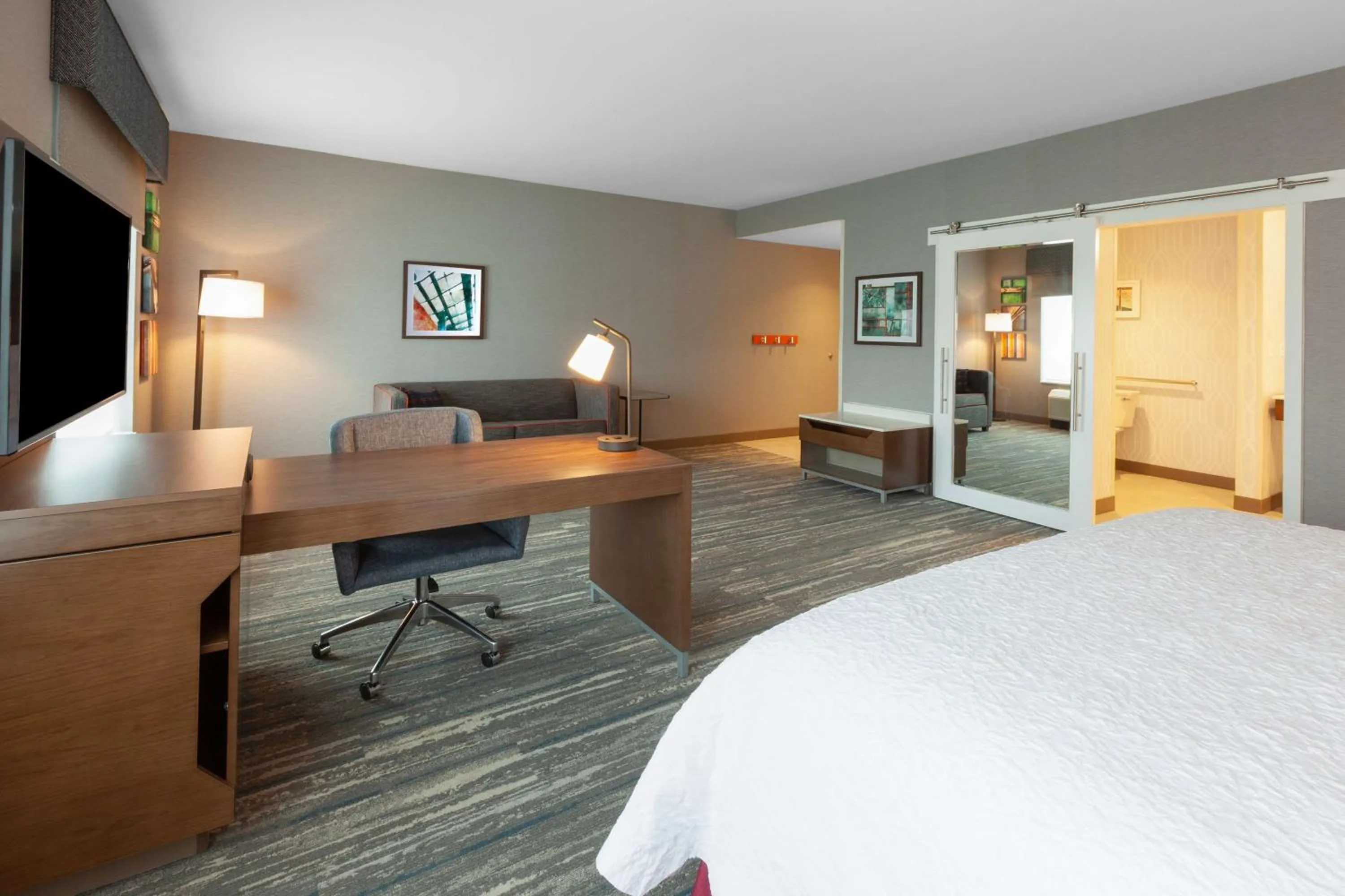 Bedroom, Bed in Hampton Inn & Suites Bloomfield Hills Detroit