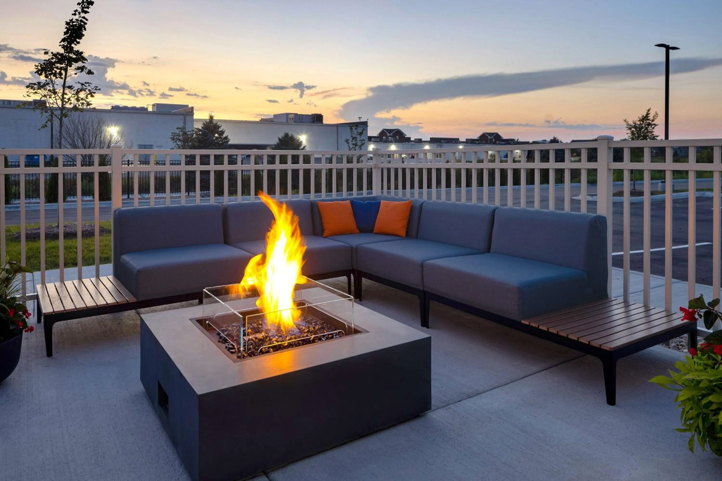 Patio in Hampton Inn Crown Point, In