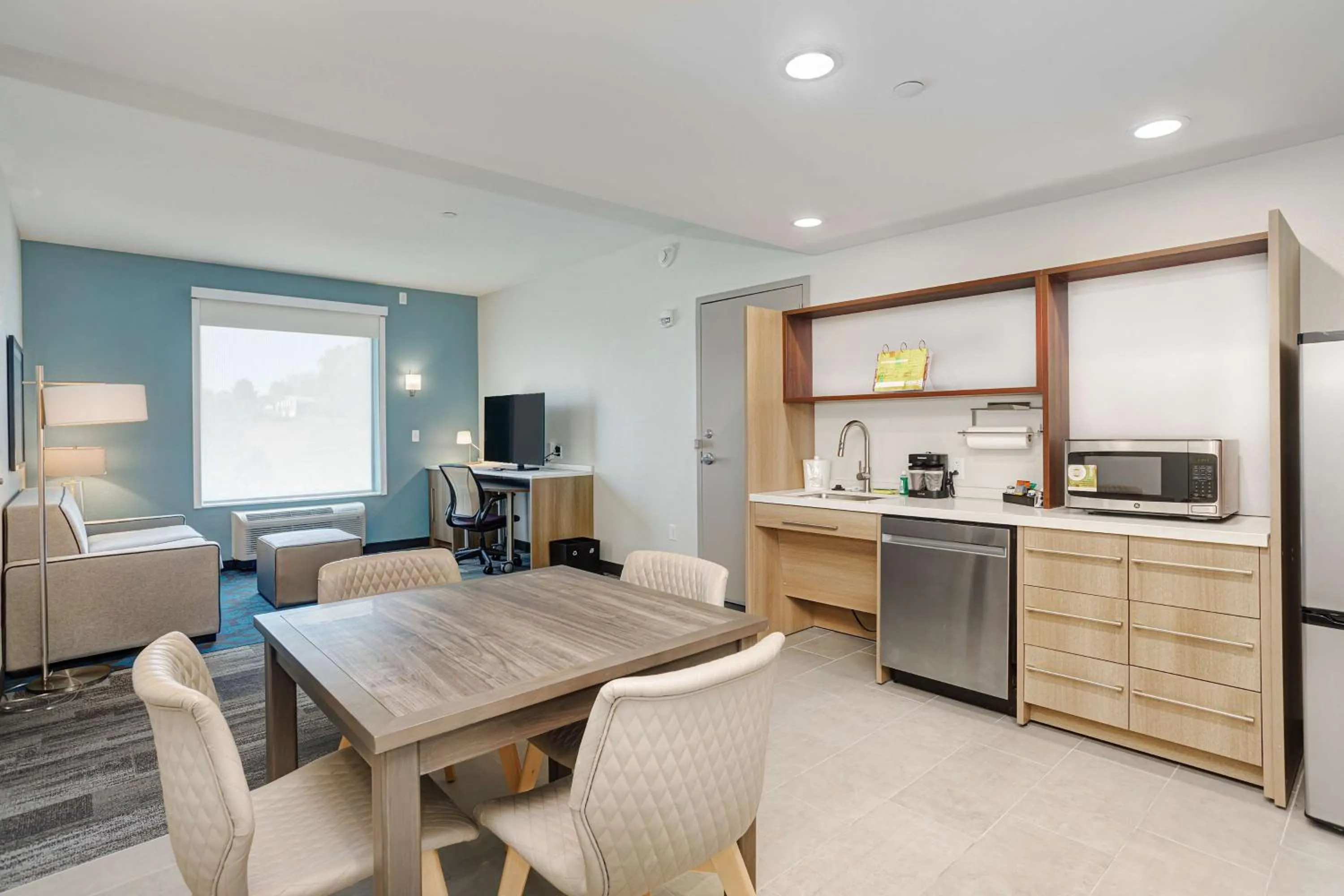 Bedroom in Home2 Suites By Hilton Johnson City, Tn