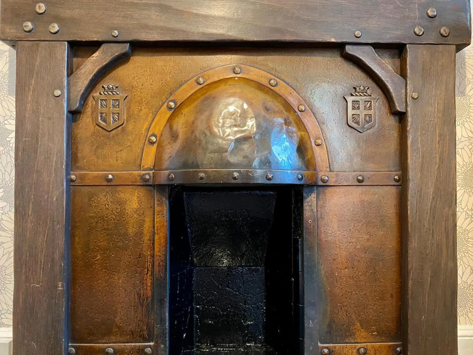 hair dresser in Harts Head Hotel