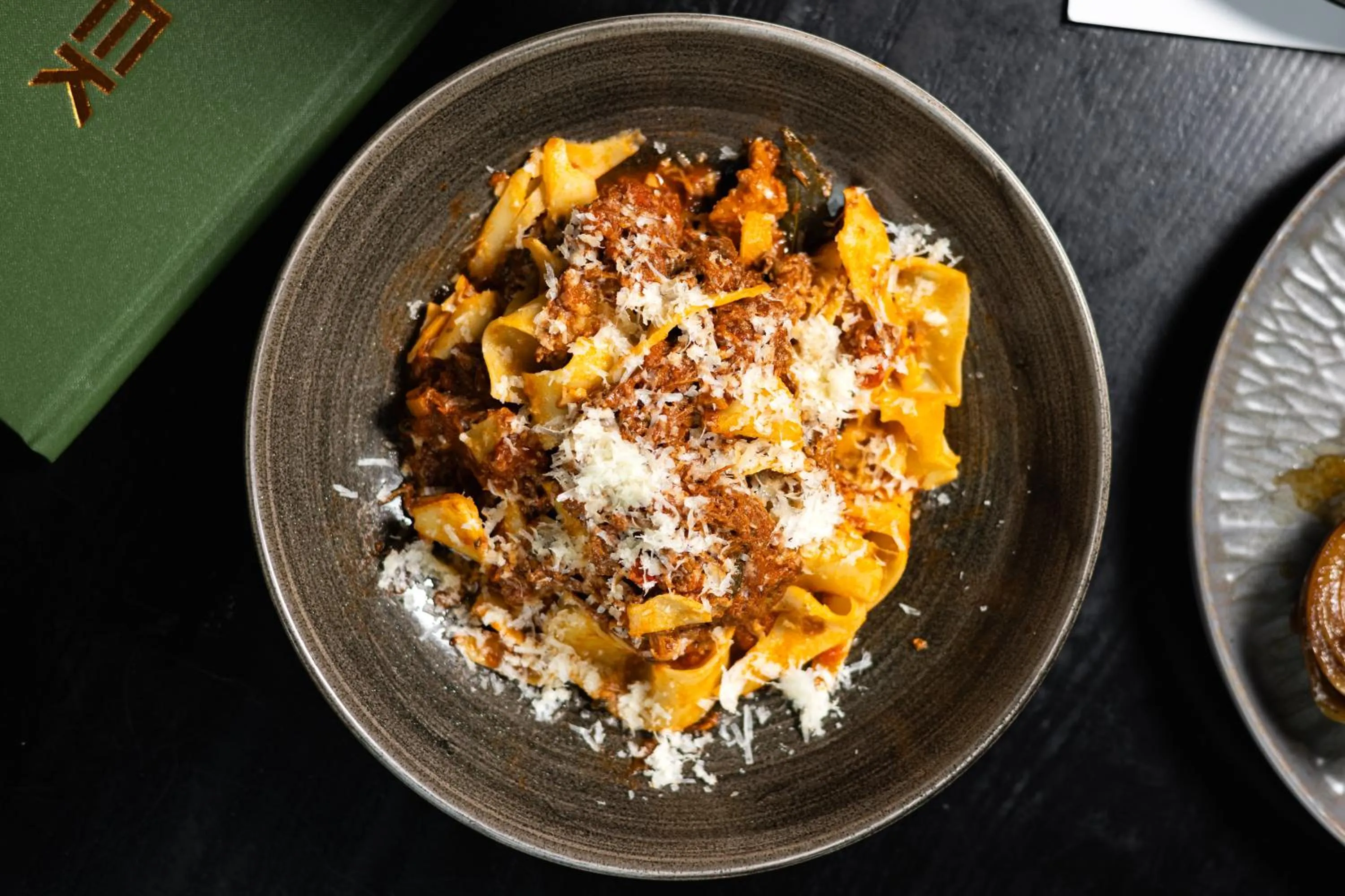 Restaurant/places to eat in CitySuites 2 Aparthotel