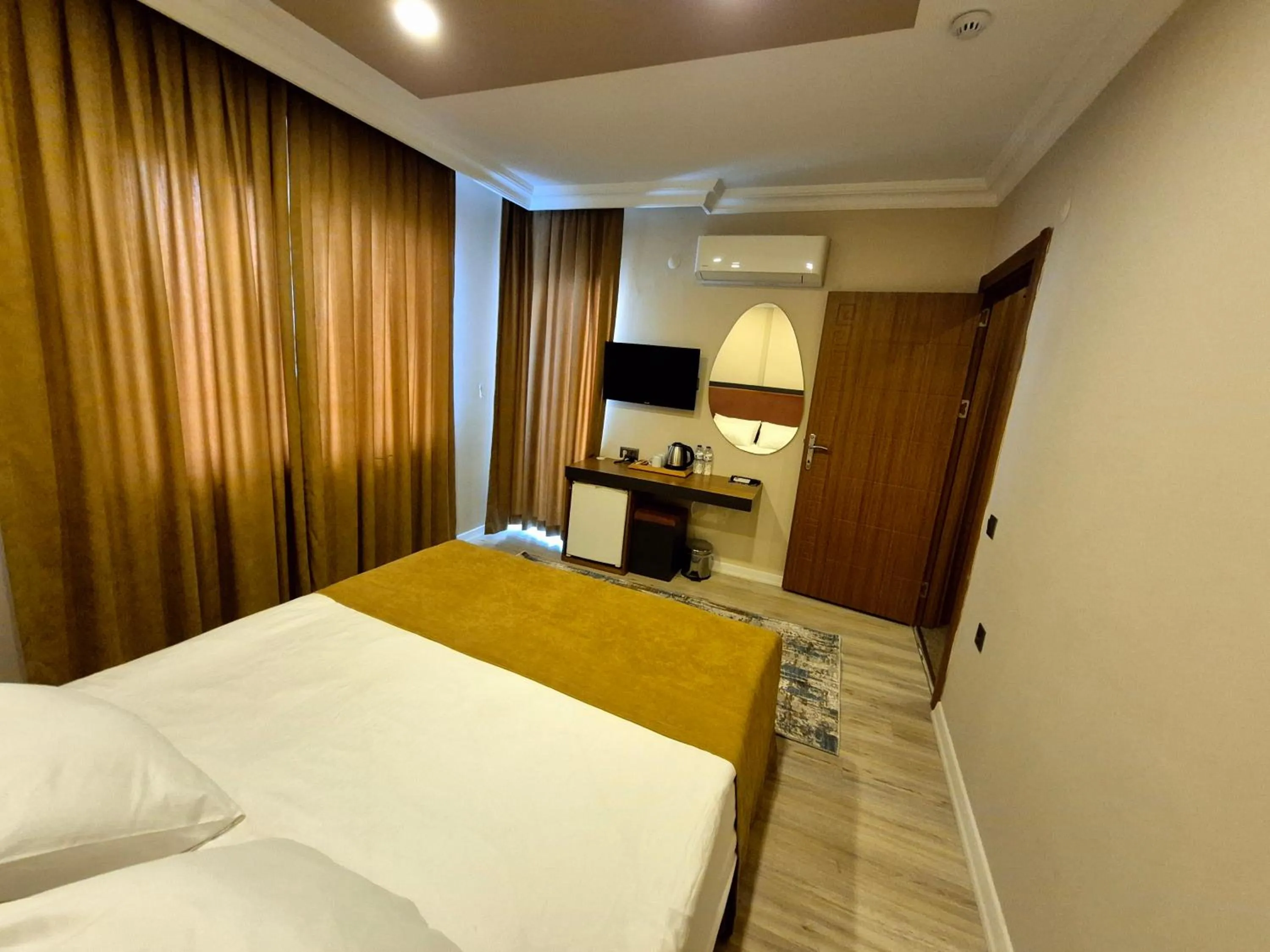 Photo of the whole room, Bed in Toprak Apart Otel