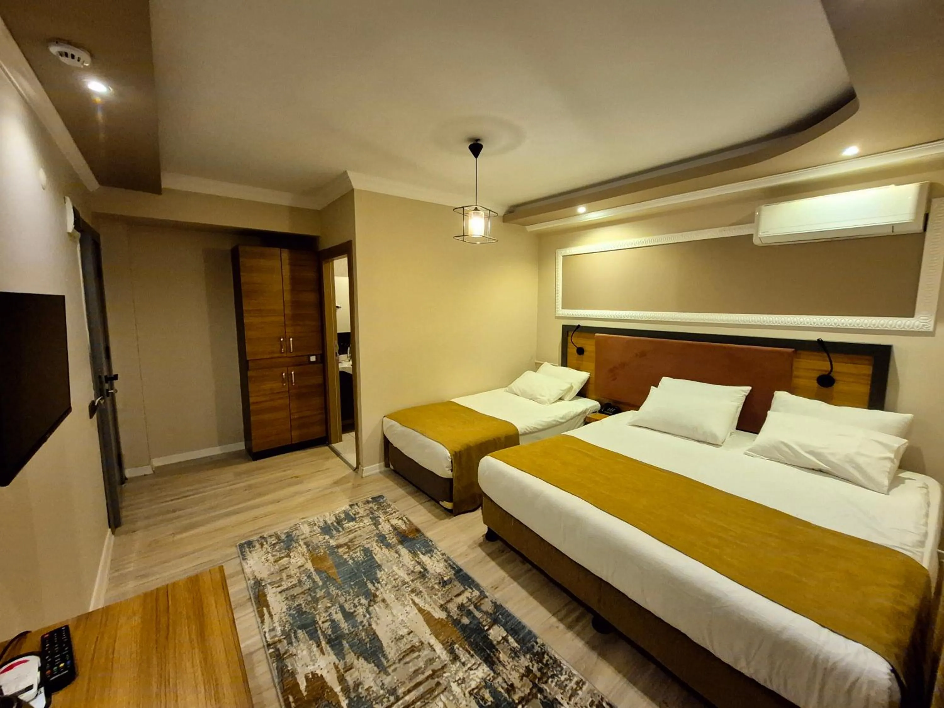 Photo of the whole room, Bed in Toprak Apart Otel