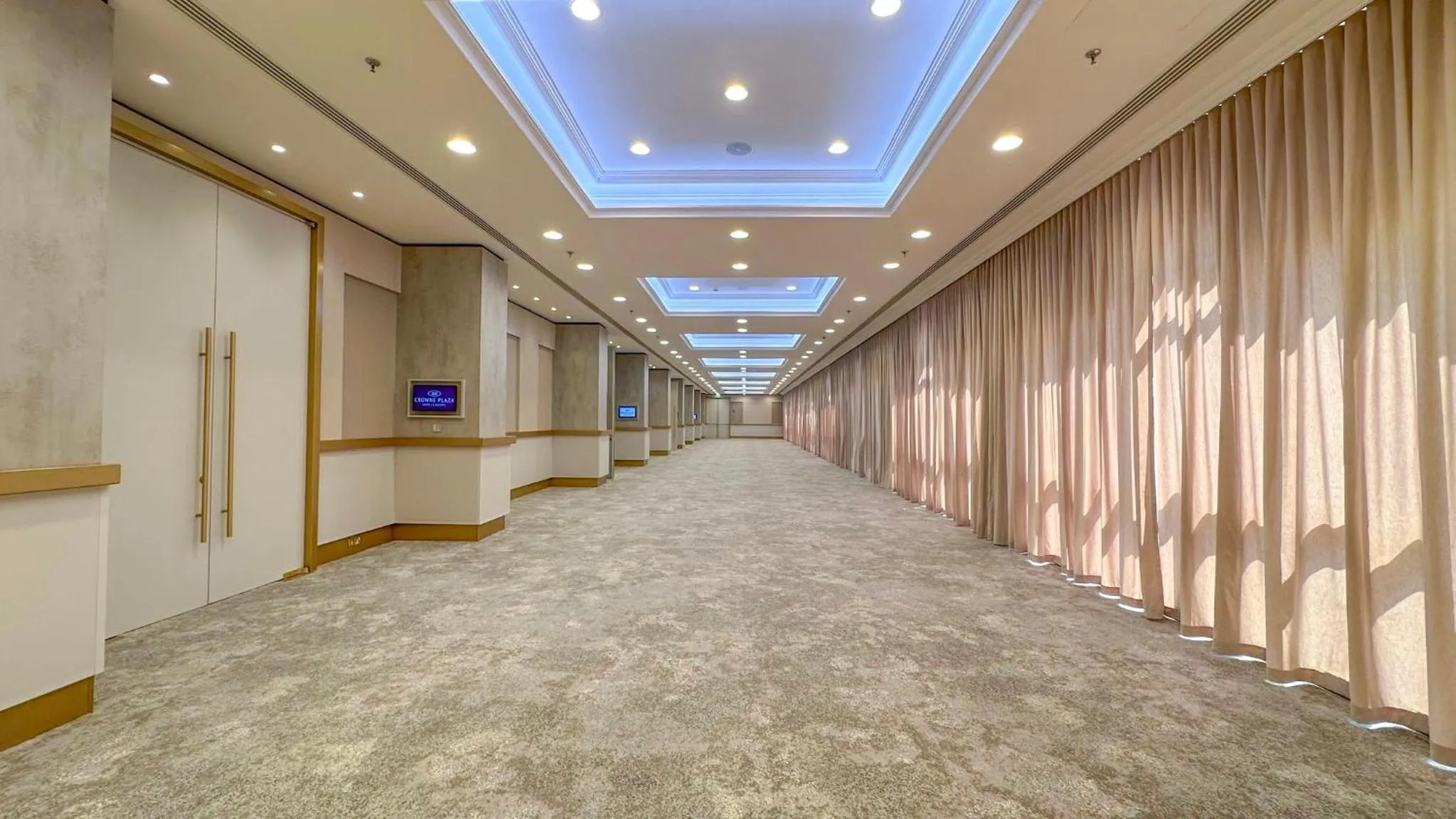 Meeting/conference room in Crowne Plaza Bahrain by IHG