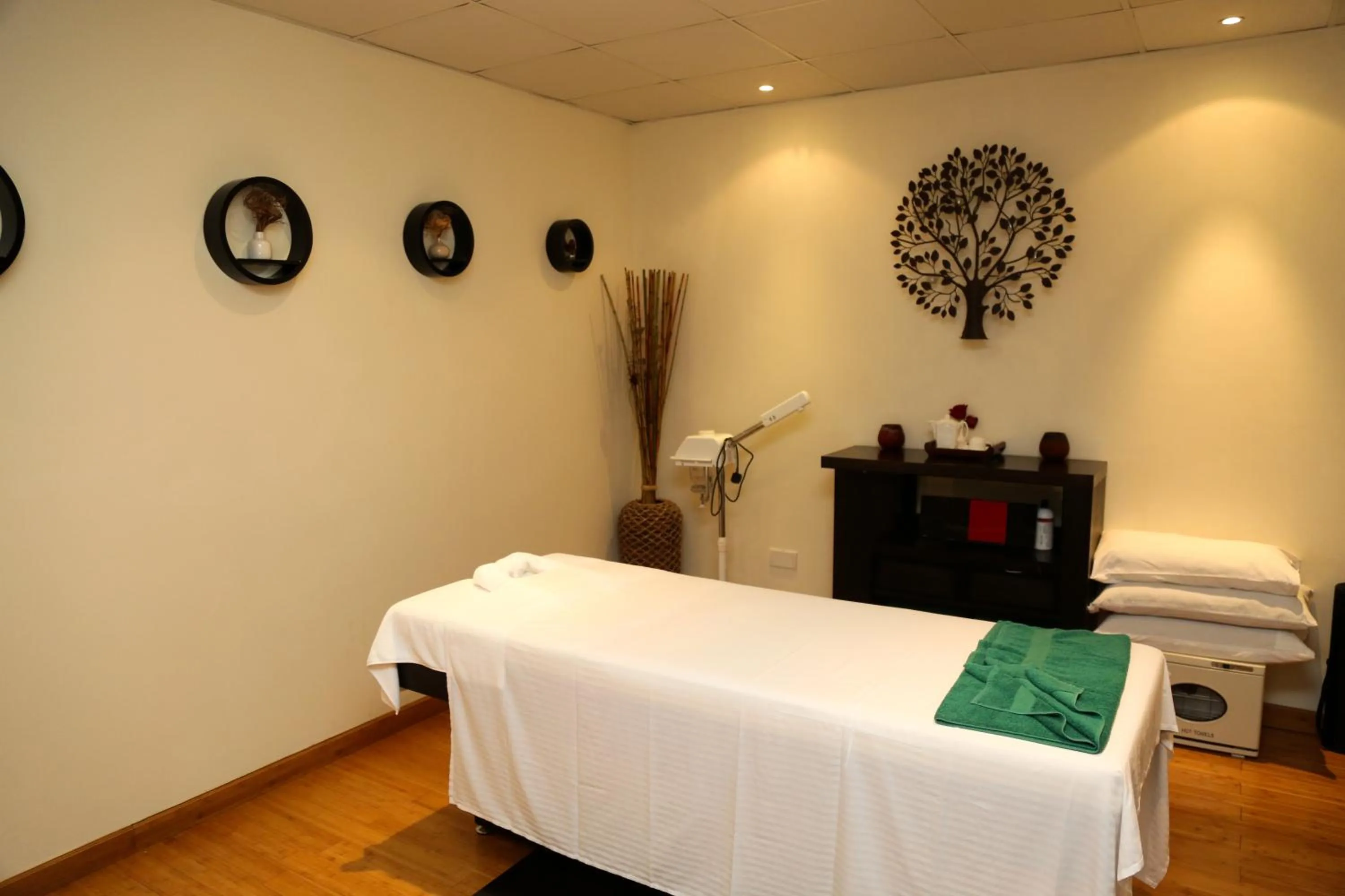 Spa and wellness centre/facilities in Crowne Plaza Bahrain by IHG