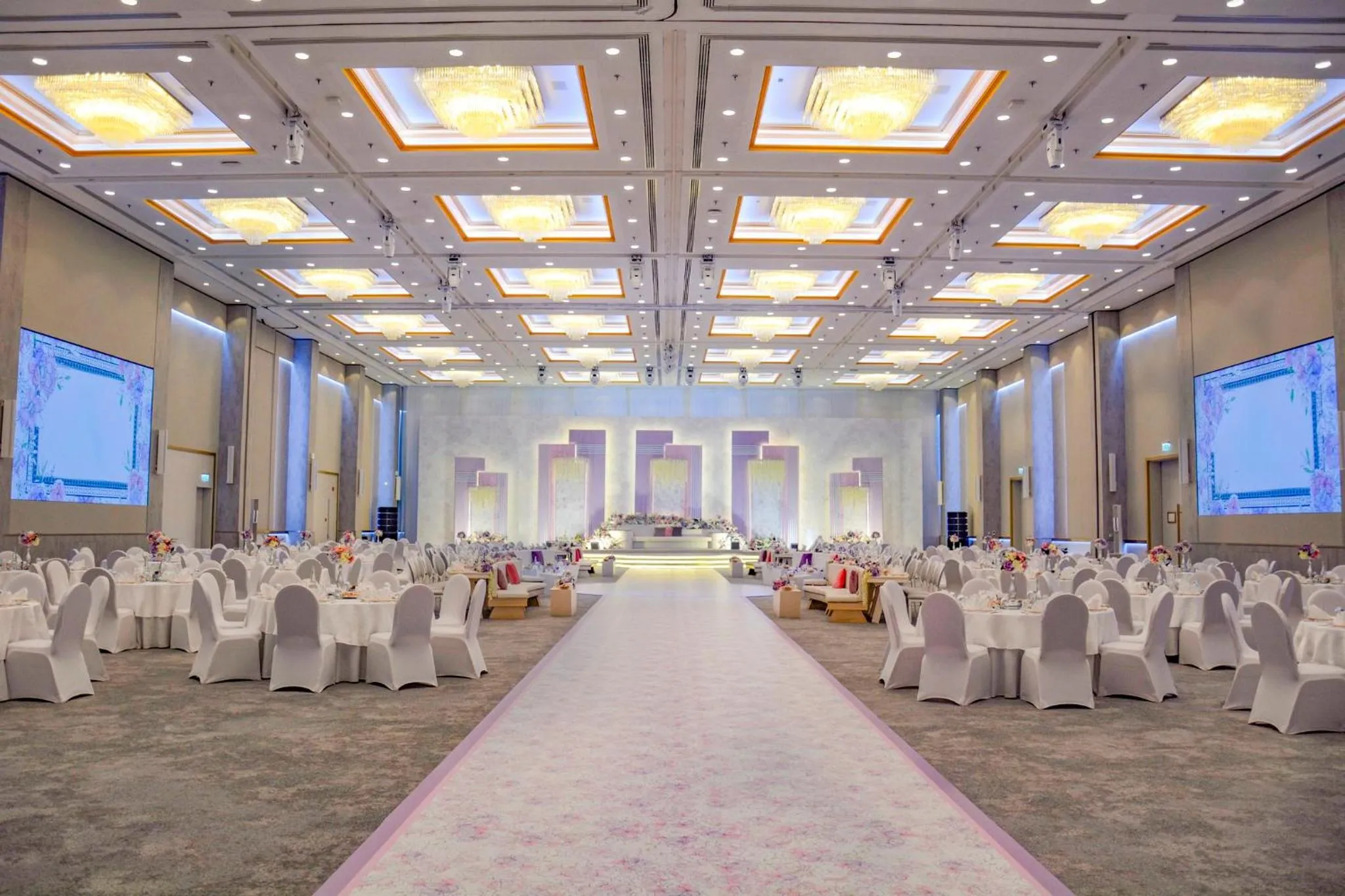 Meeting/conference room in Crowne Plaza Bahrain by IHG