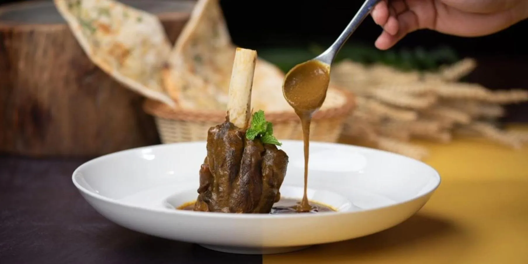 Restaurant/places to eat in Crowne Plaza Bahrain by IHG