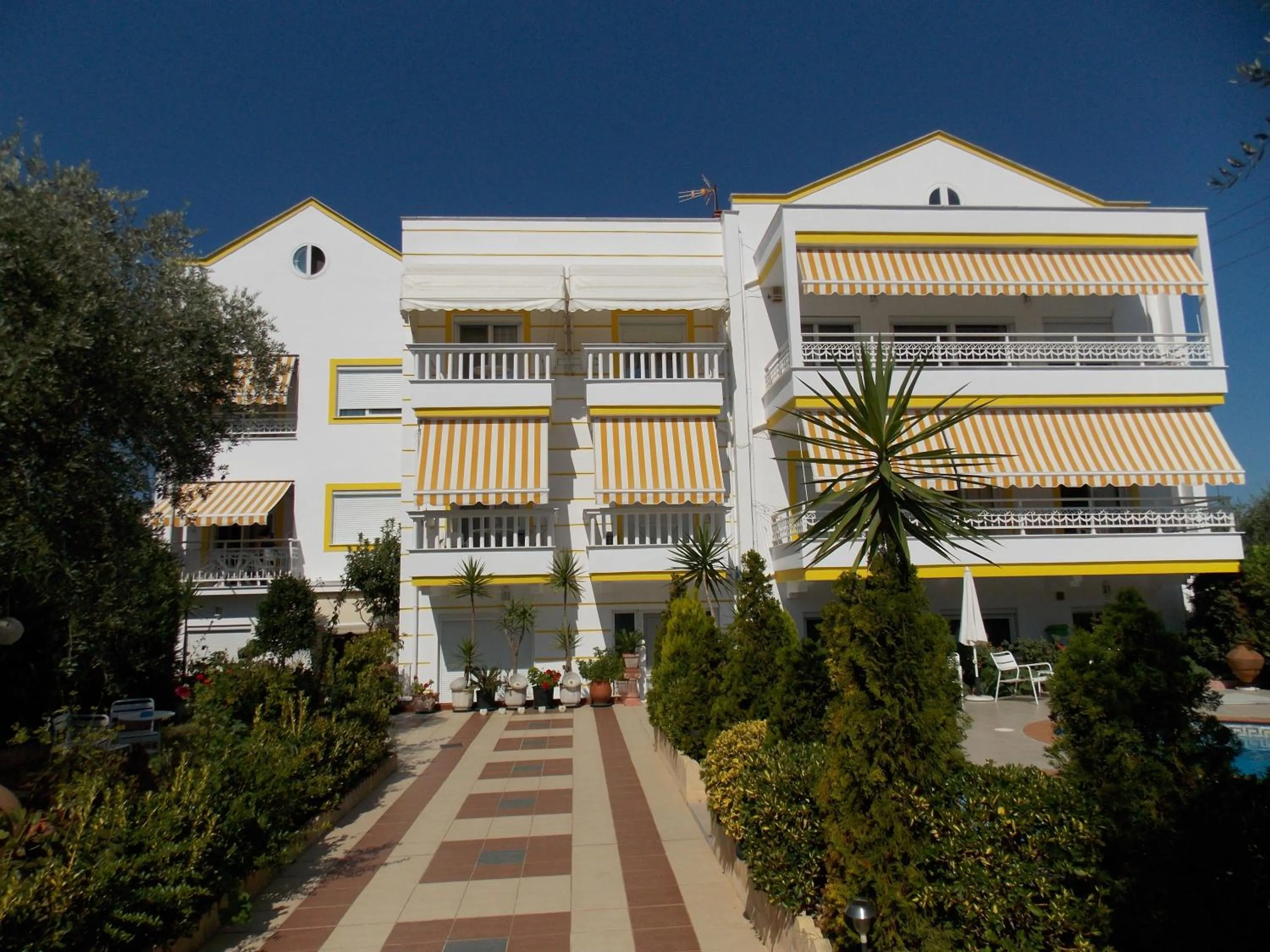 Ioli Apartments