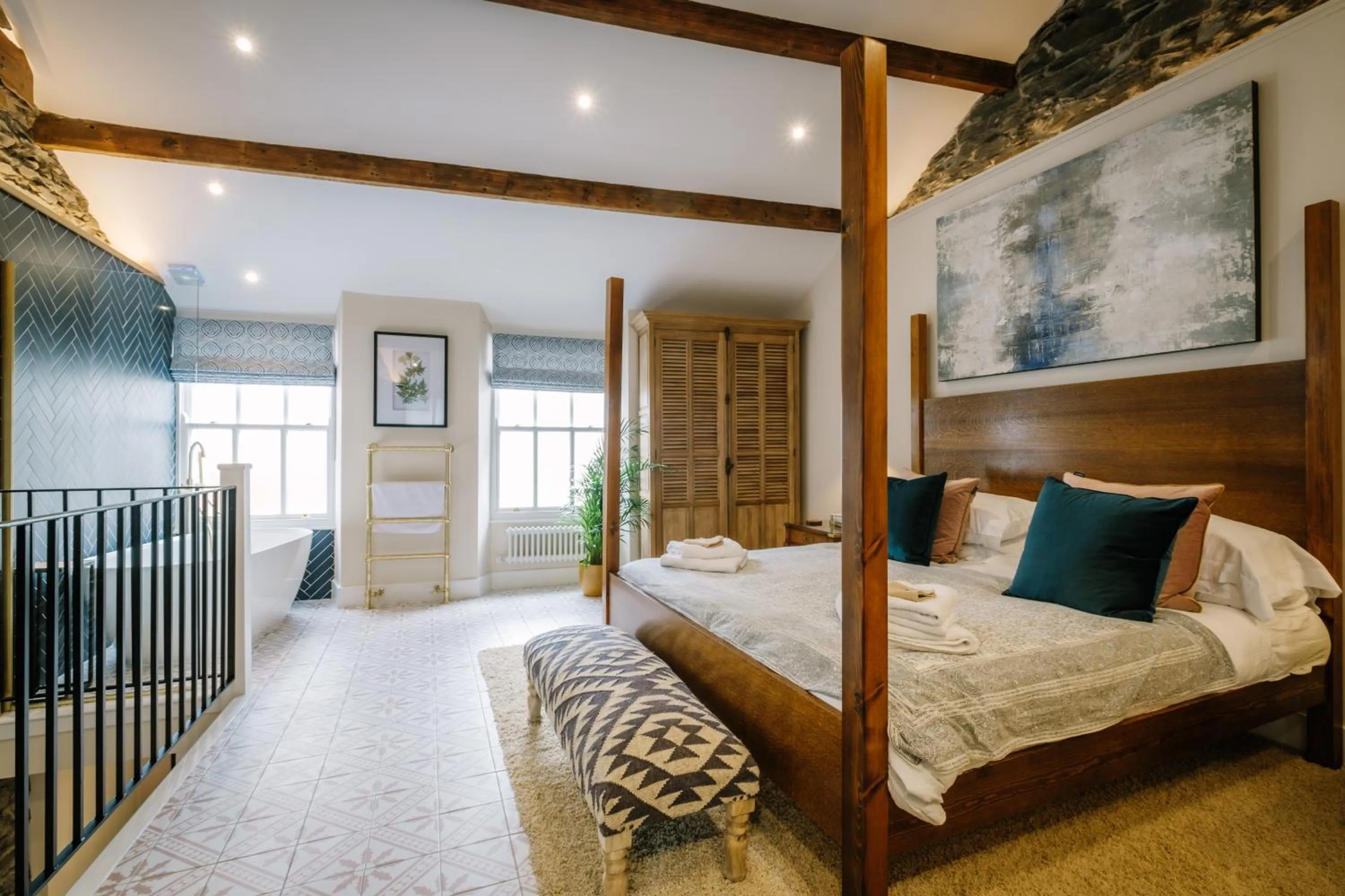 Bed in The Den - The White House Windermere