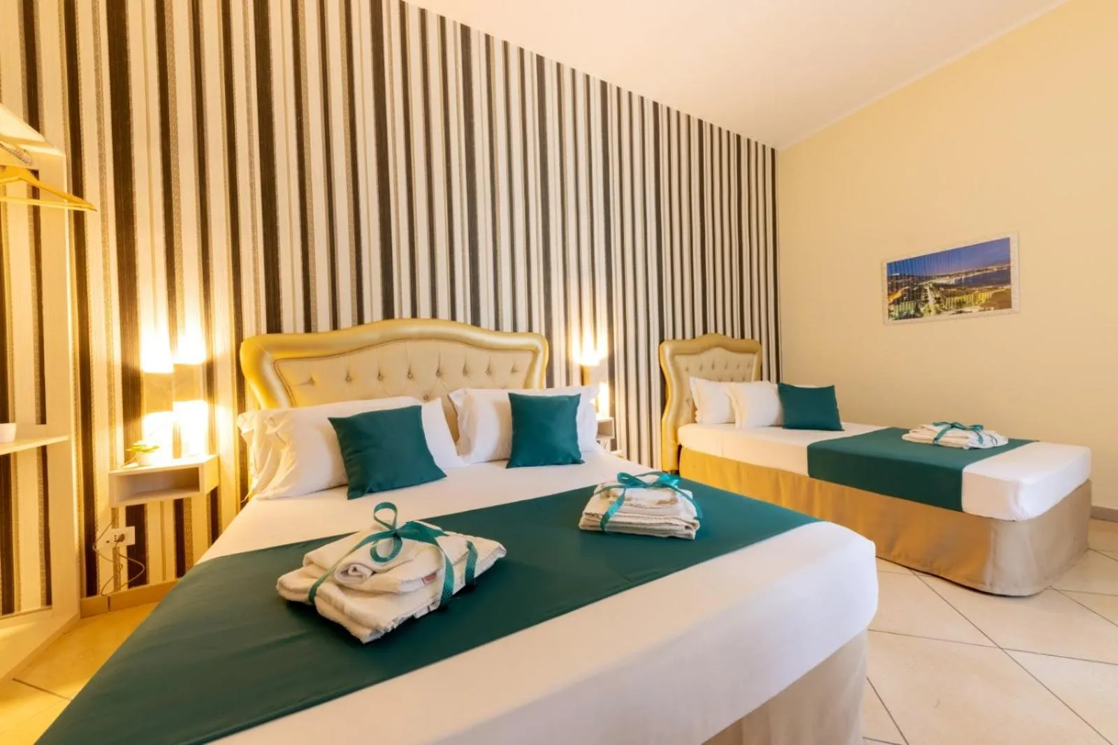 Photo of the whole room, Bed in Re Diego