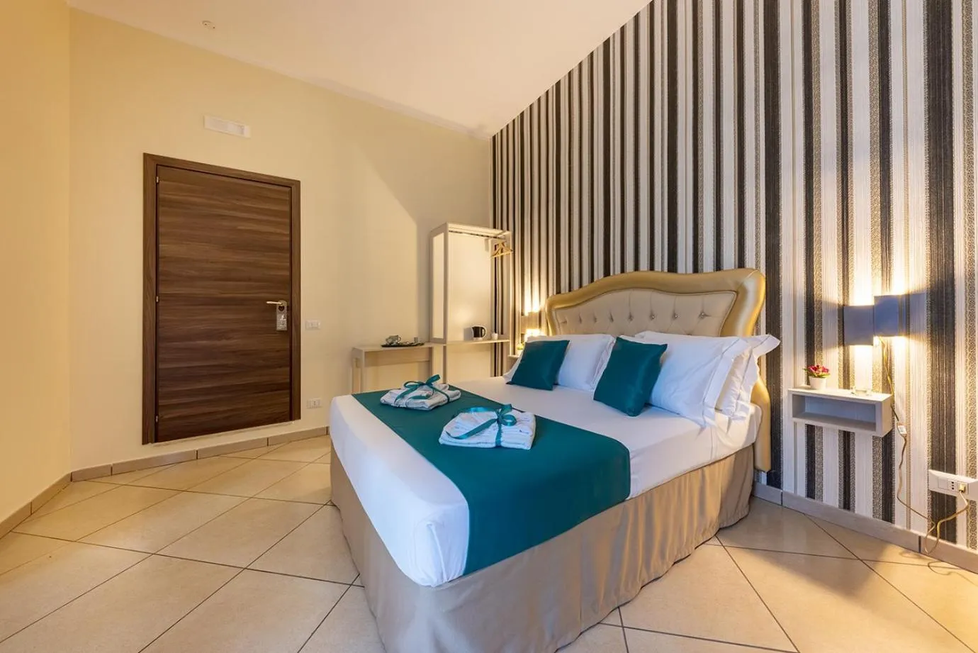 Photo of the whole room, Bed in Re Diego