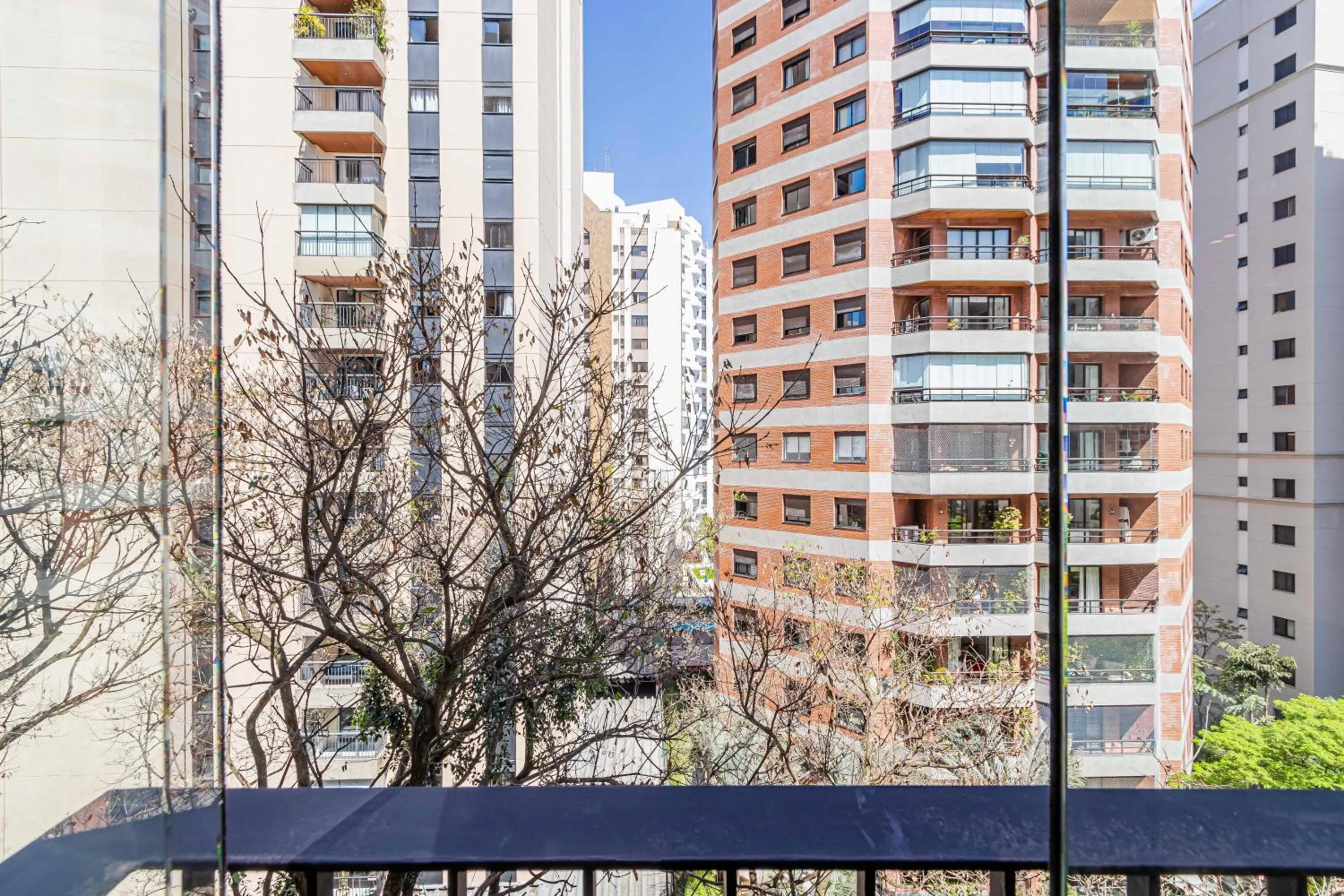 Day in Charlie Itaim Bueno Brandão