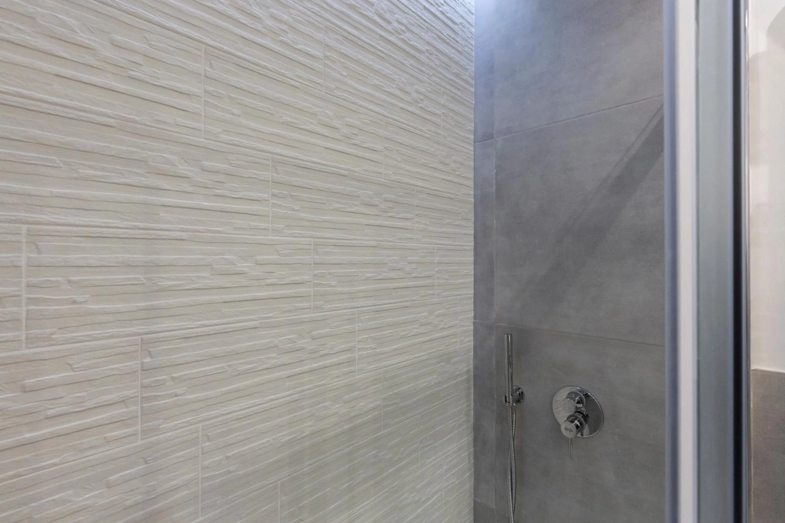 Shower in House San Cristoforo M4