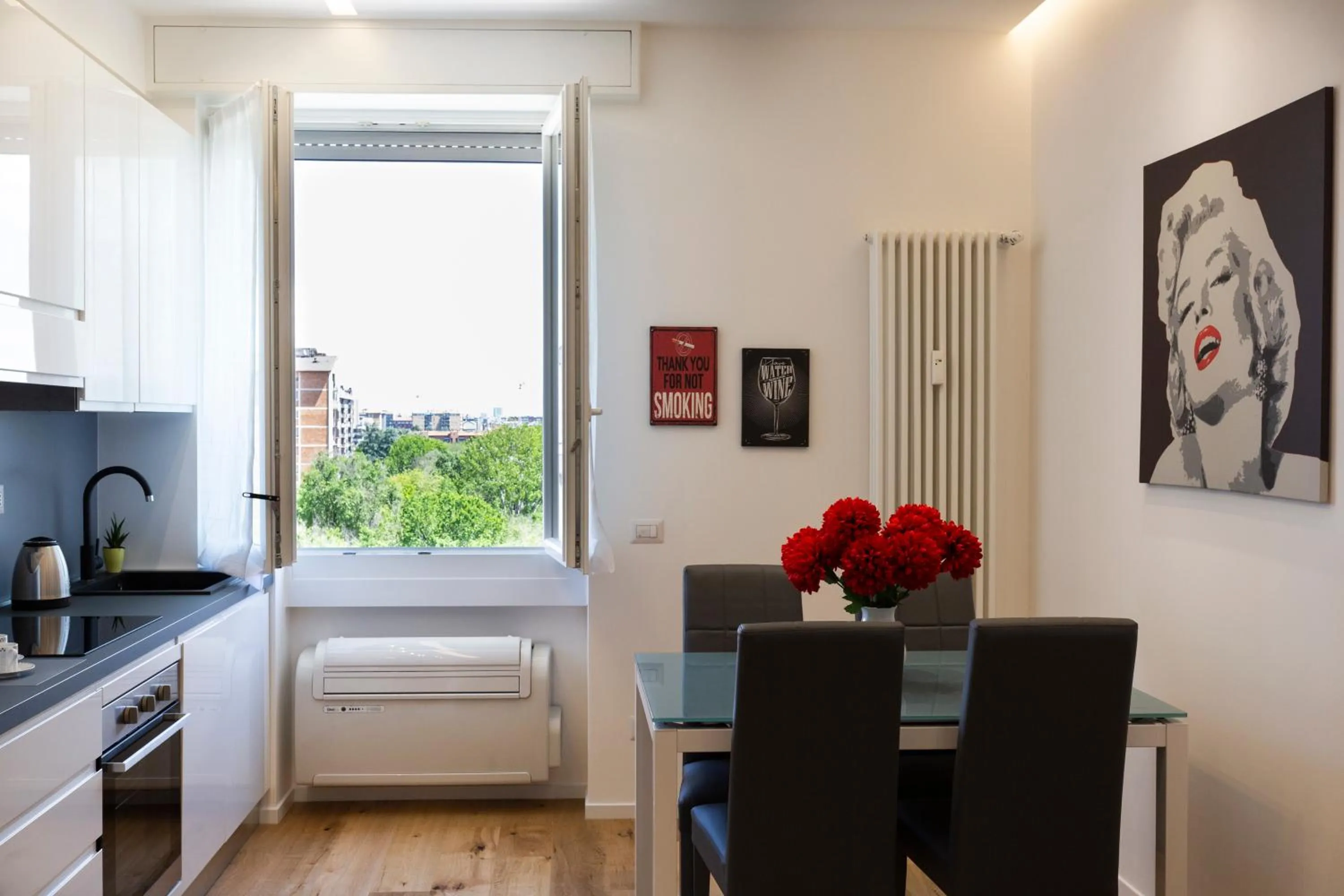 Kitchen or kitchenette in House San Cristoforo M4