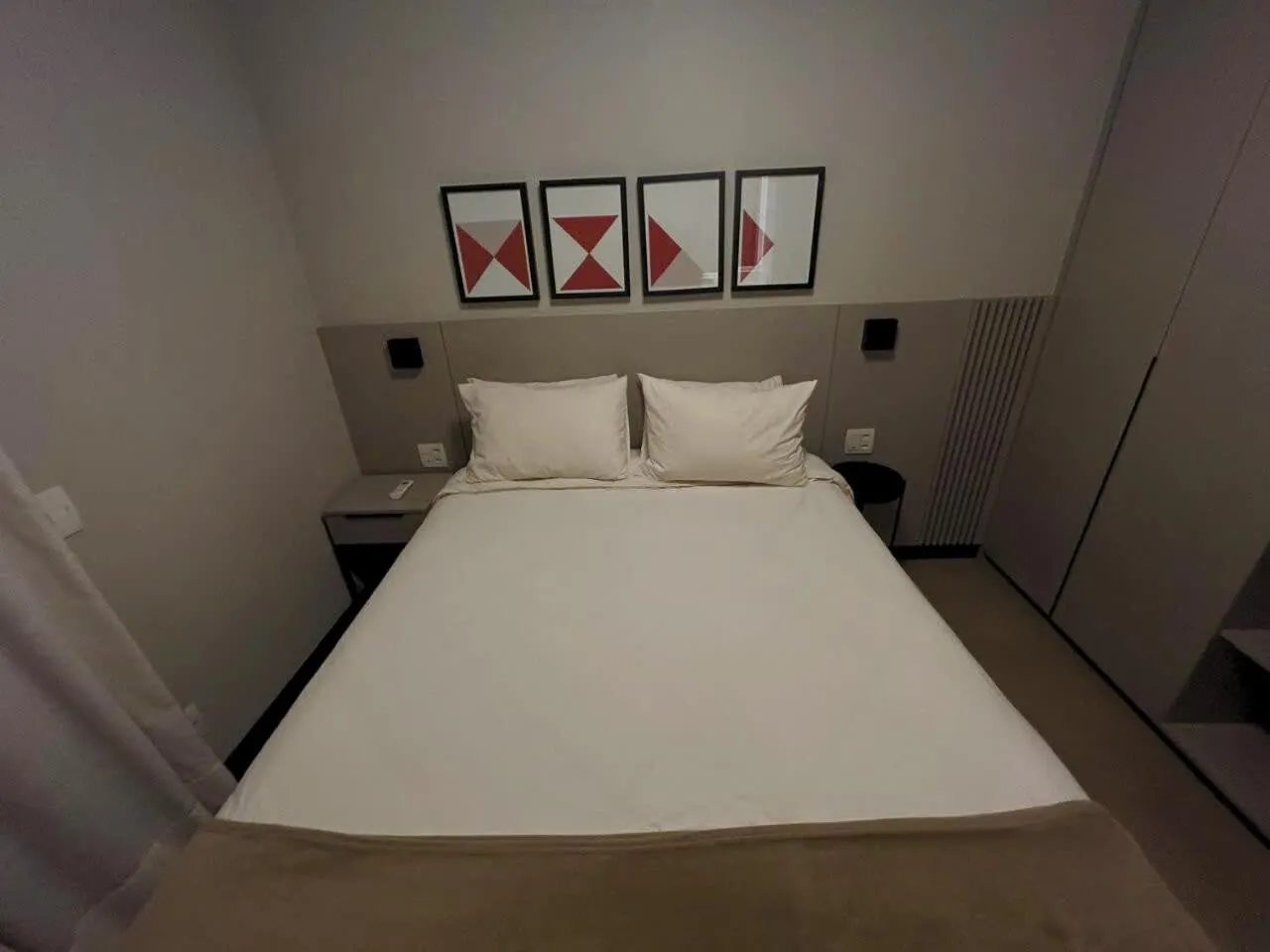 Bed in BHomy Cunha