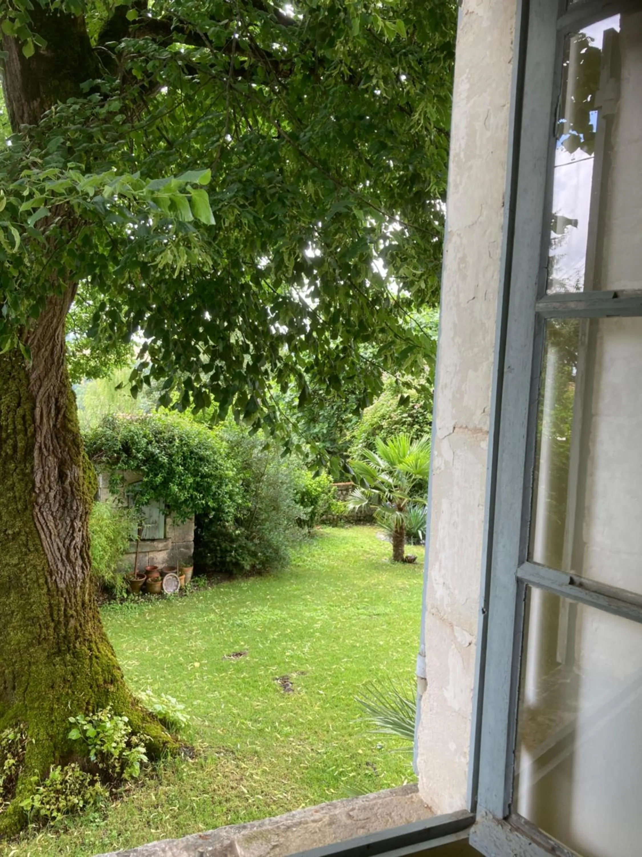 7 Dagnaud De la Tude our family farmhouse style home with en-suite