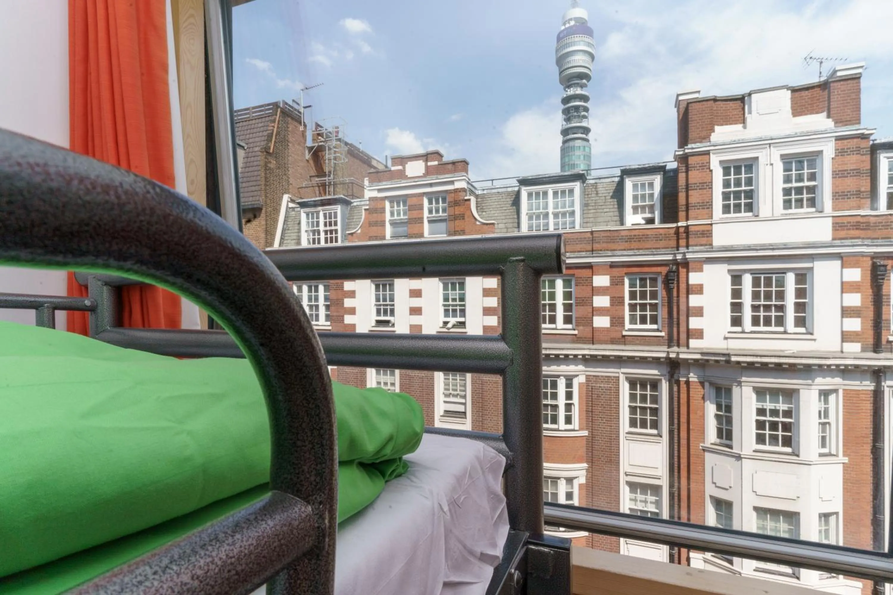 Bed in YHA London Central