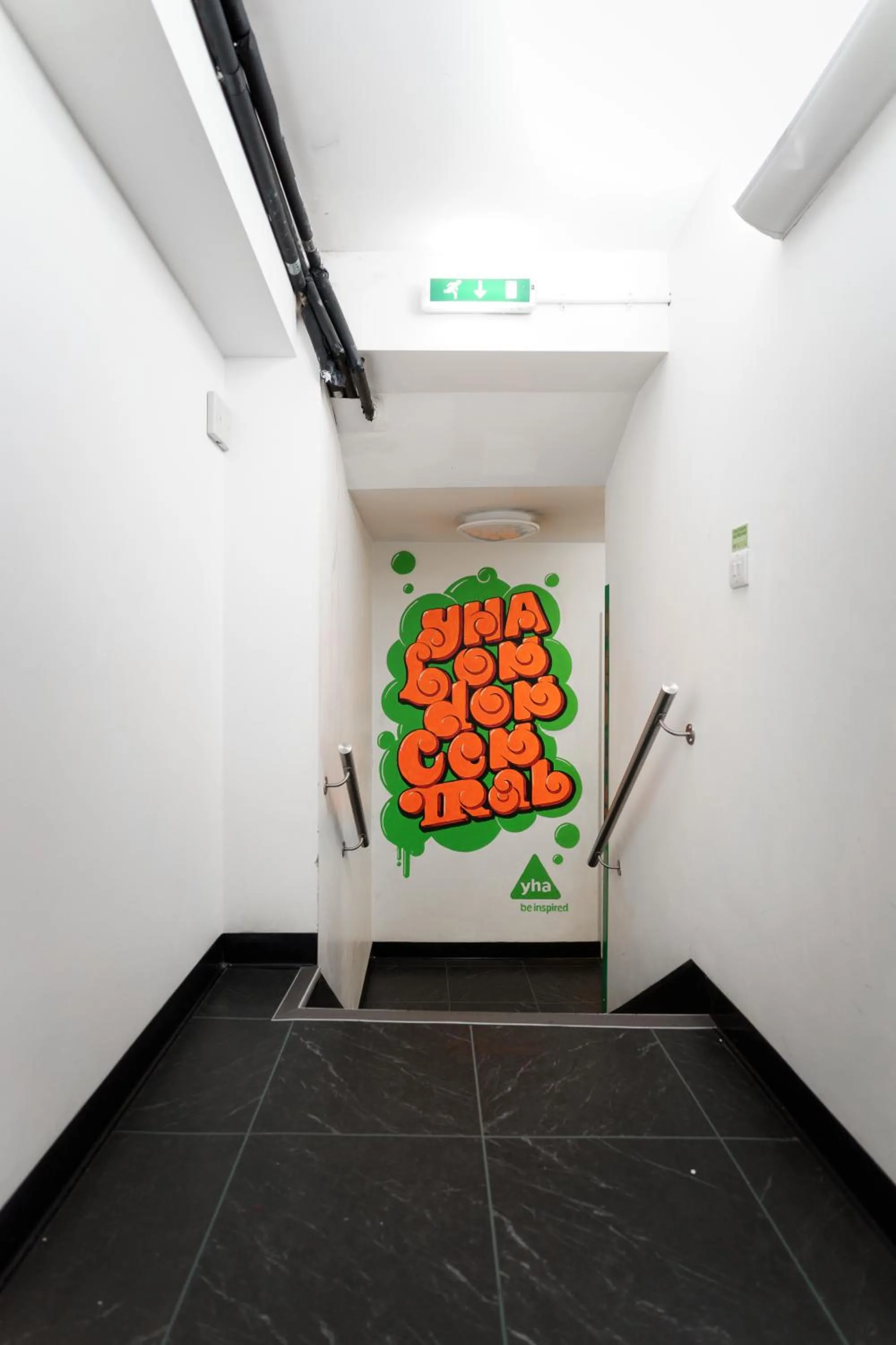 Logo/Certificate/Sign in YHA London Central