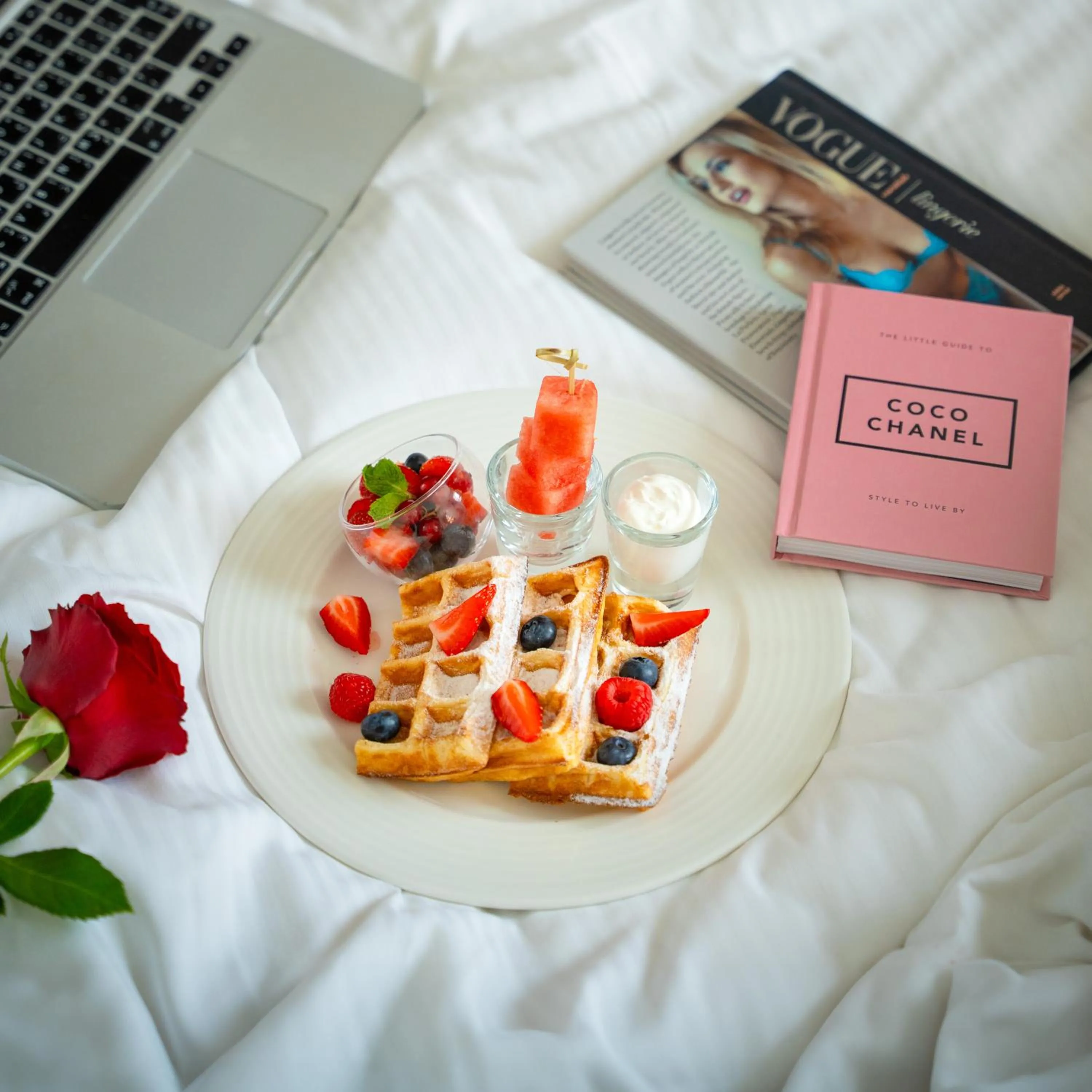 Food and drinks in Media Rotana Dubai