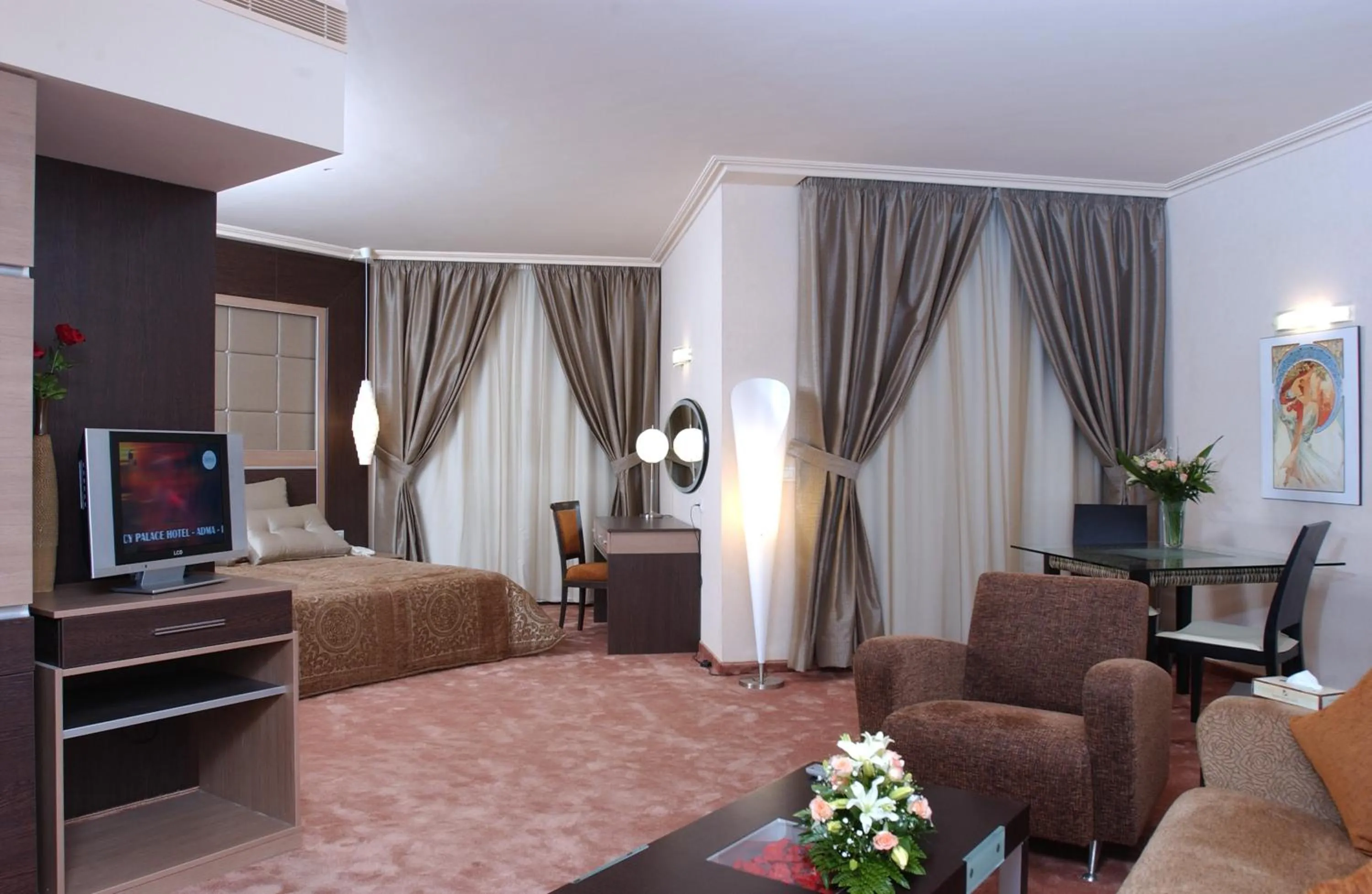 Bedroom in Regency Palace Hotel