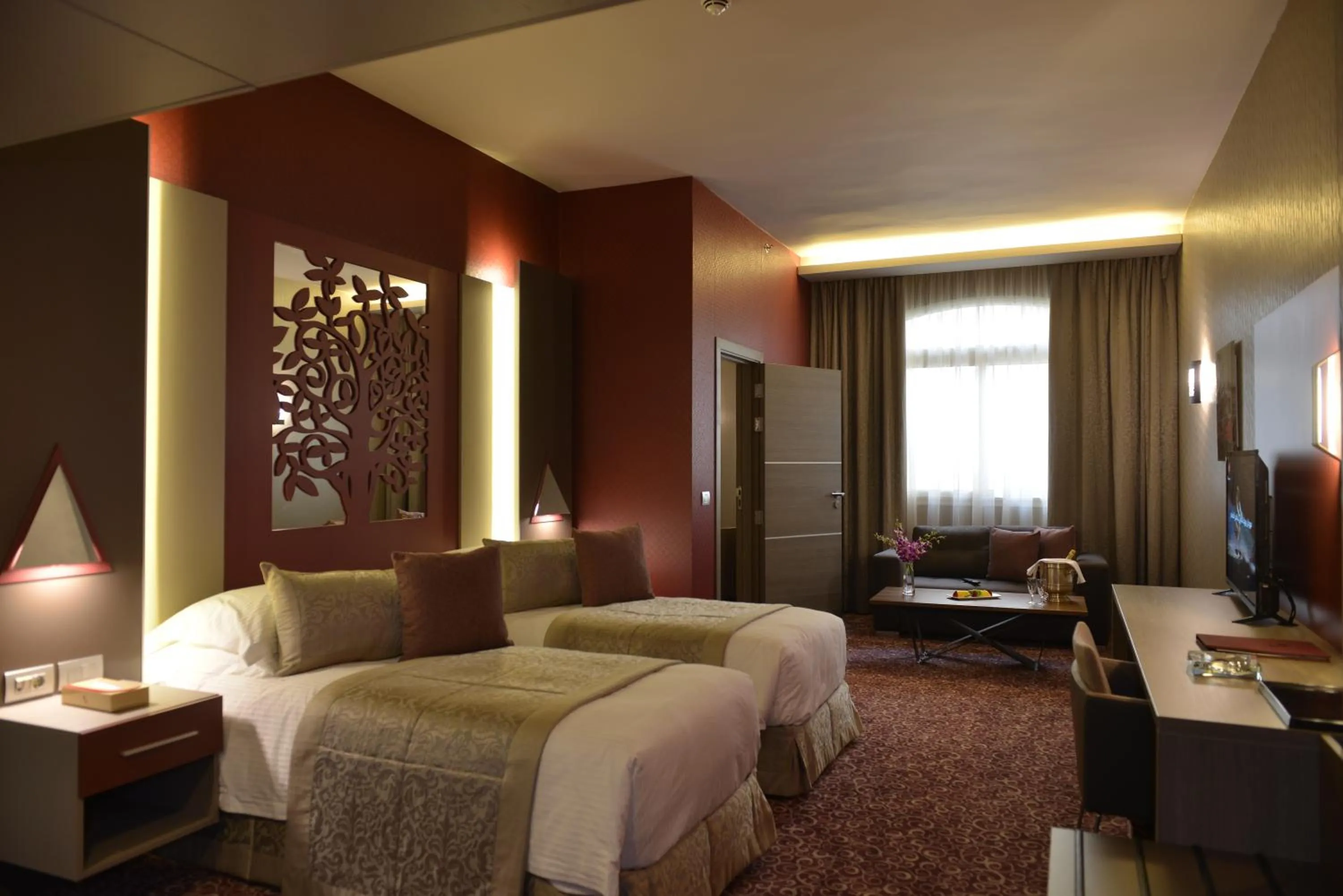 Bedroom, Bed in Regency Palace Hotel