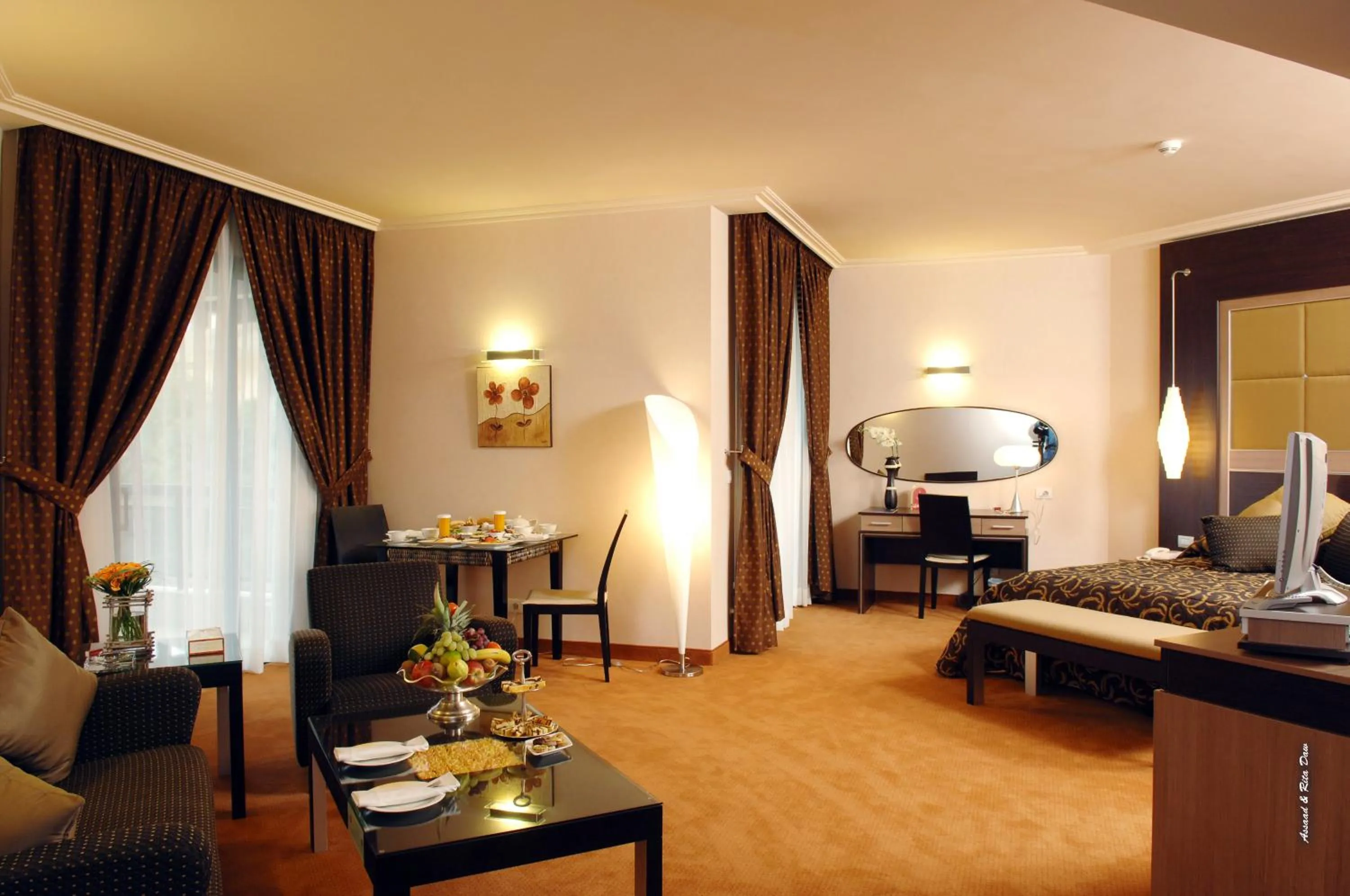 Bedroom, Bed in Regency Palace Hotel