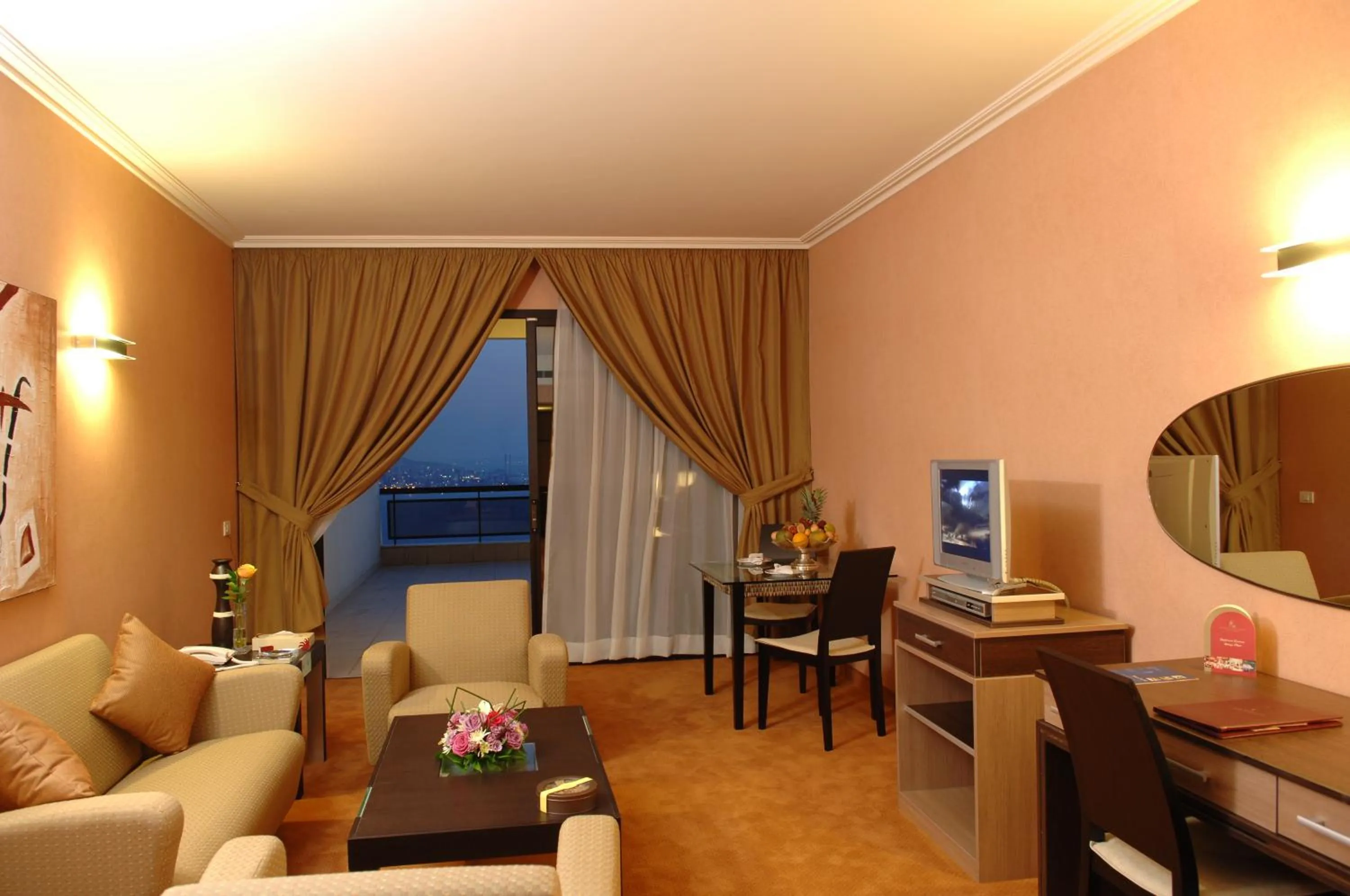 Living room in Regency Palace Hotel