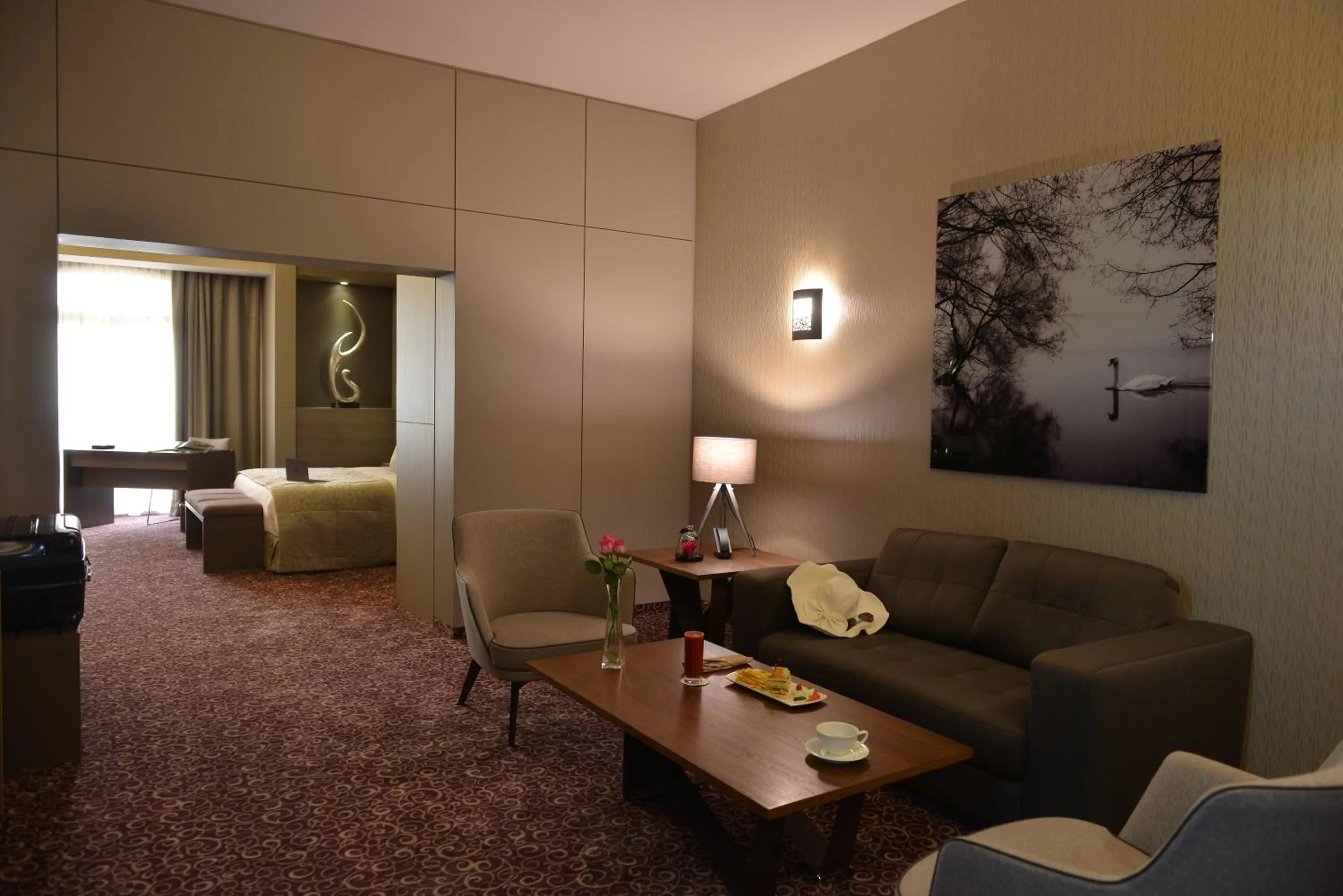 Living room in Regency Palace Hotel