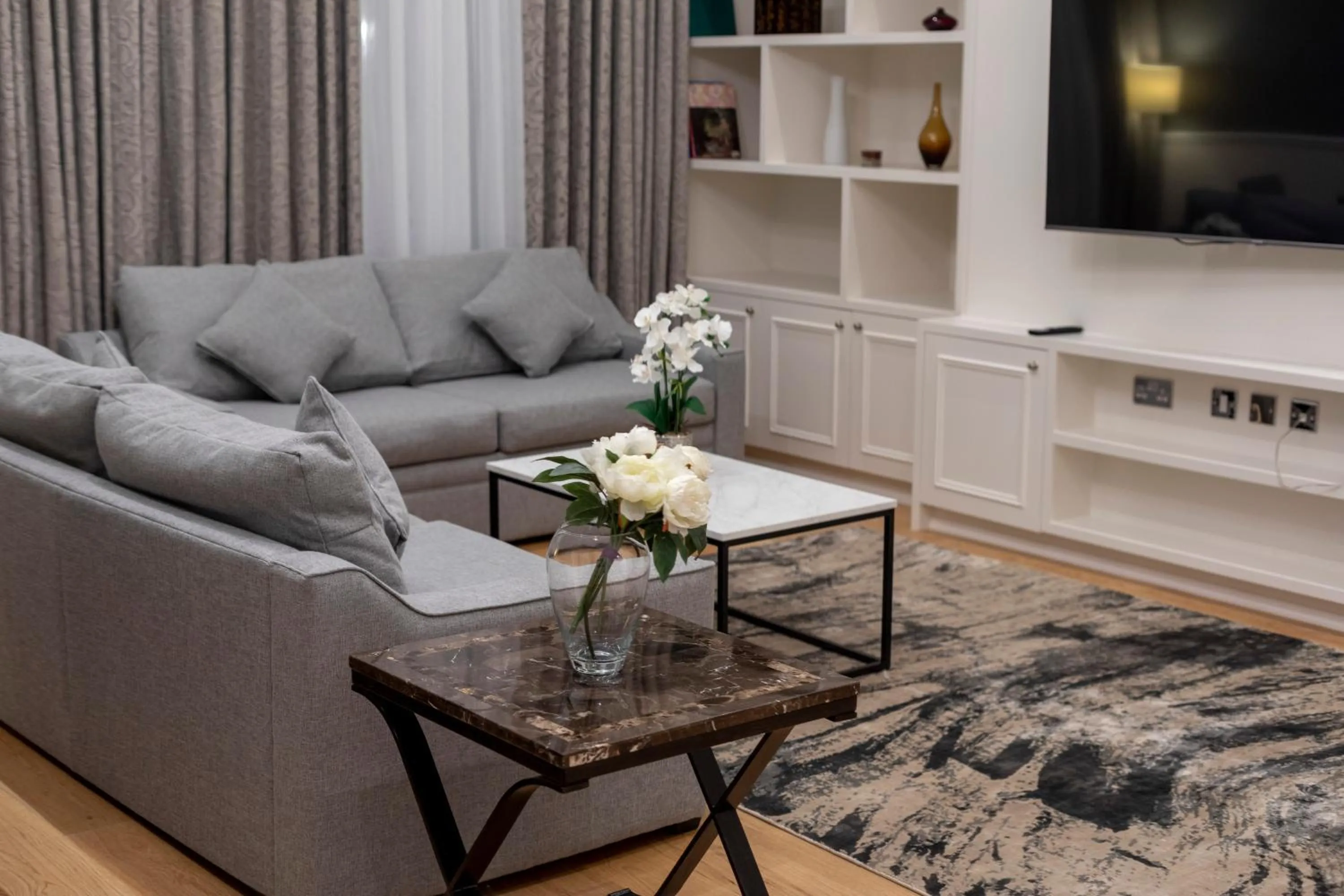 Living room in 20 Hertford Street - Mayfair Apartments