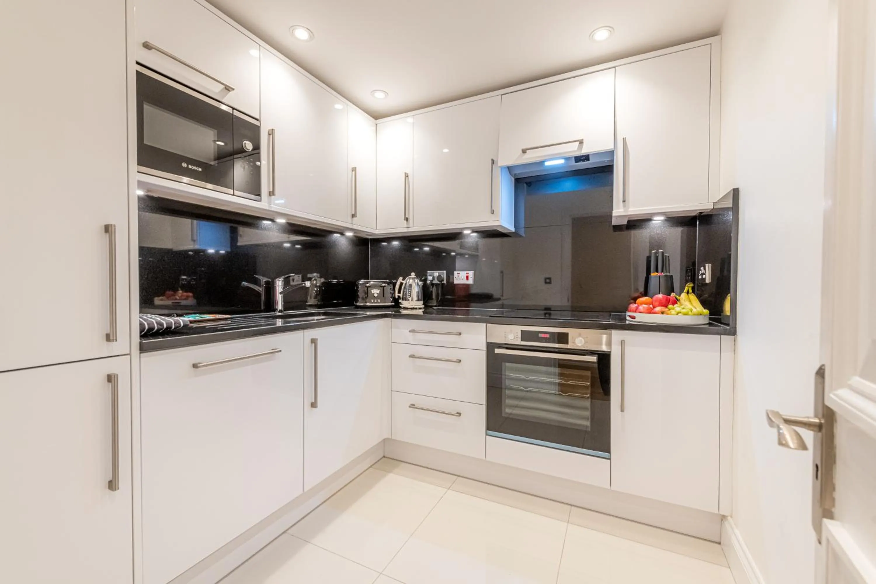 Kitchen or kitchenette in 20 Hertford Street - Mayfair Apartments