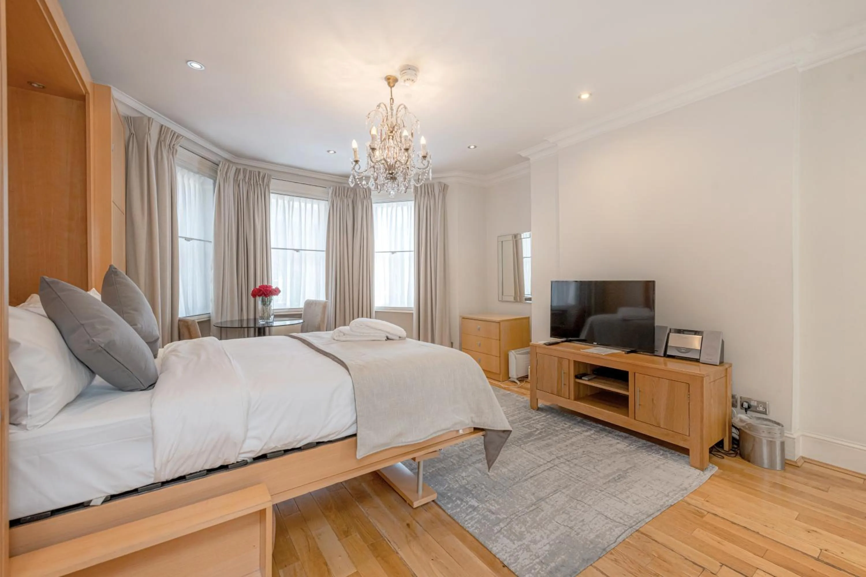 Bed in 17 Hertford Street