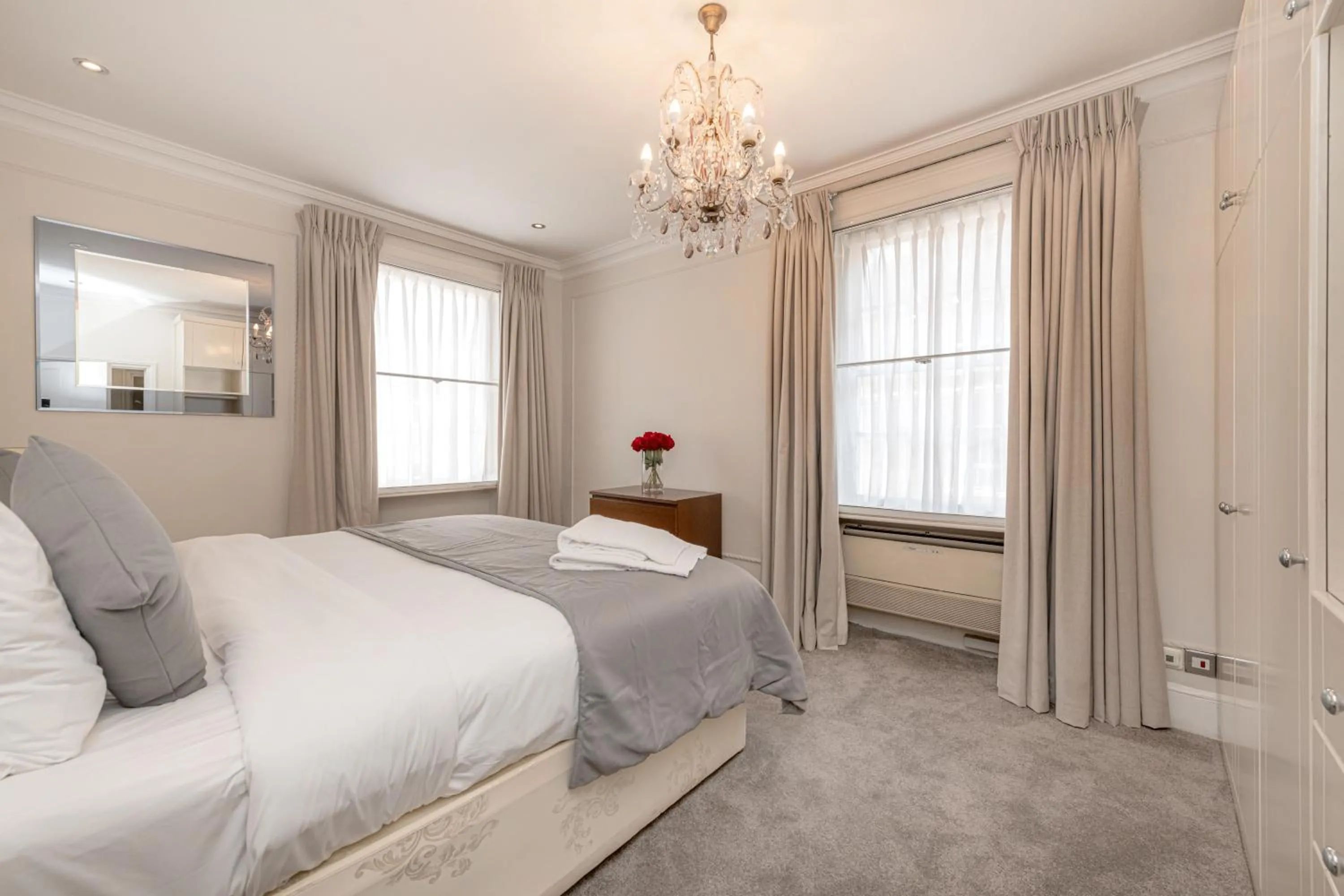 Bed in 17 Hertford Street