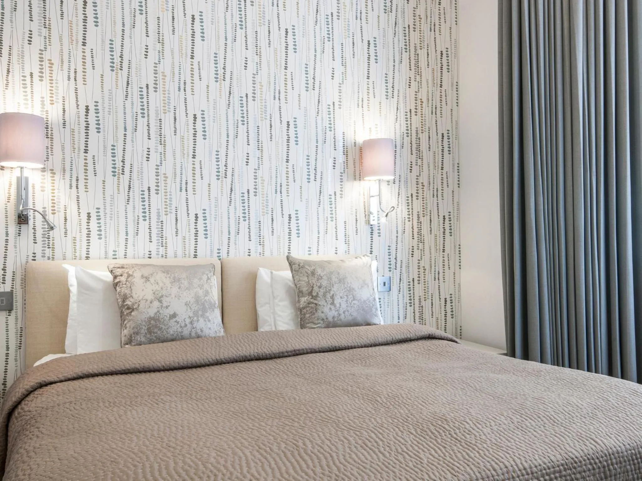 Bedroom in 17 Hertford Street