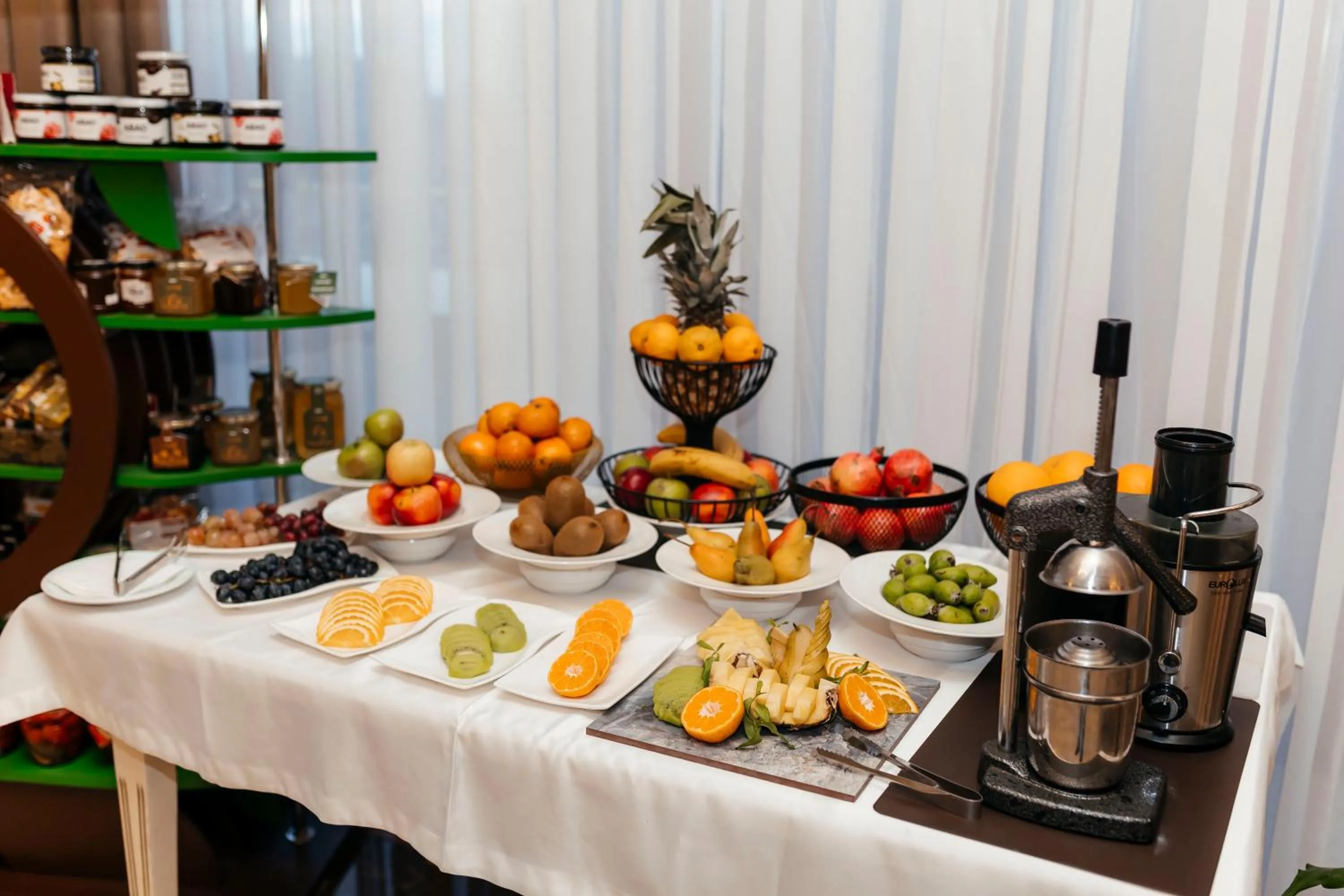 Breakfast in Capitol Hotel