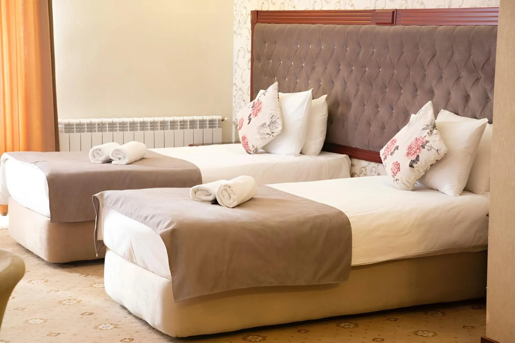 Bedroom, Bed in Capitol Hotel